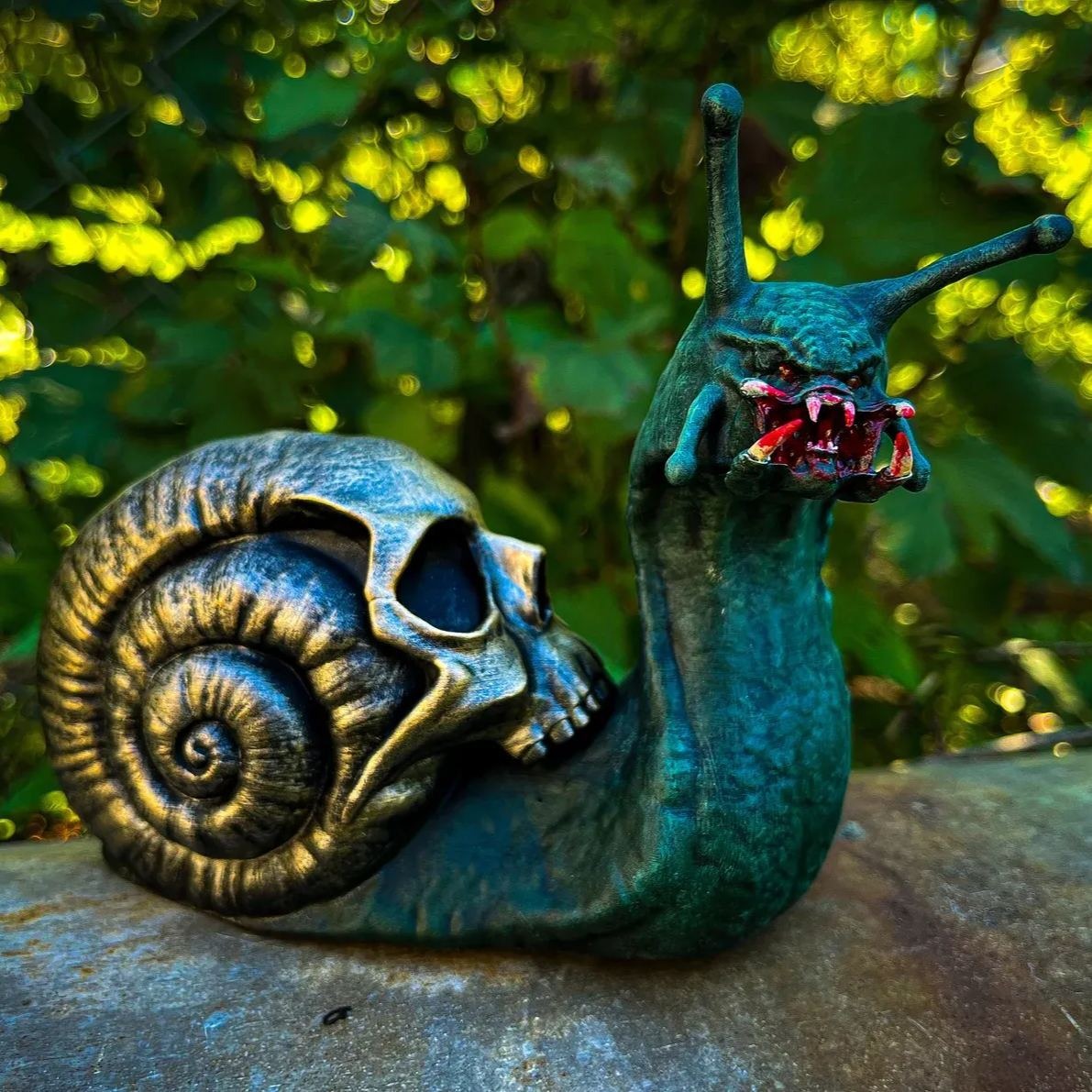 🔥HALLOWEEN PRE SALE💀🐌 BLOODY SNAIL SKULL SCULPTURE