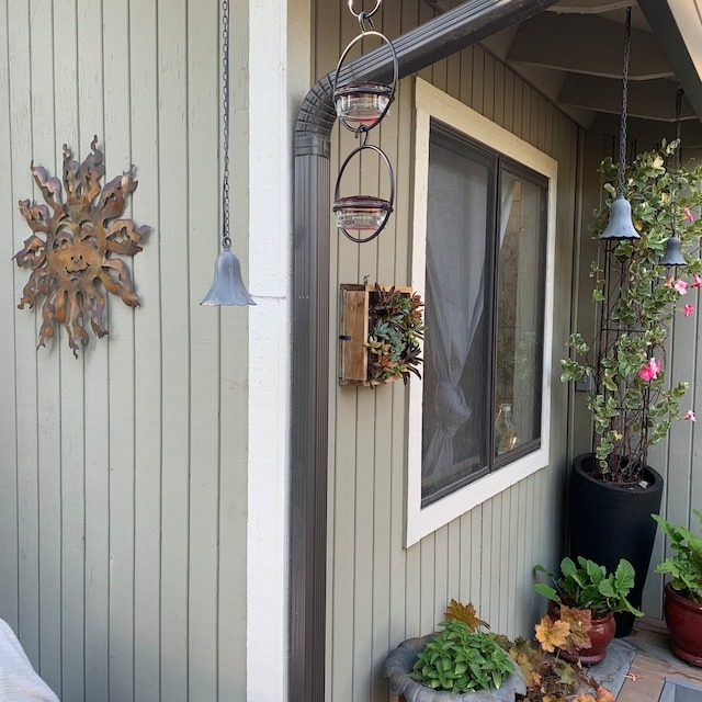 Hummble Bold Hummingbird Feeder