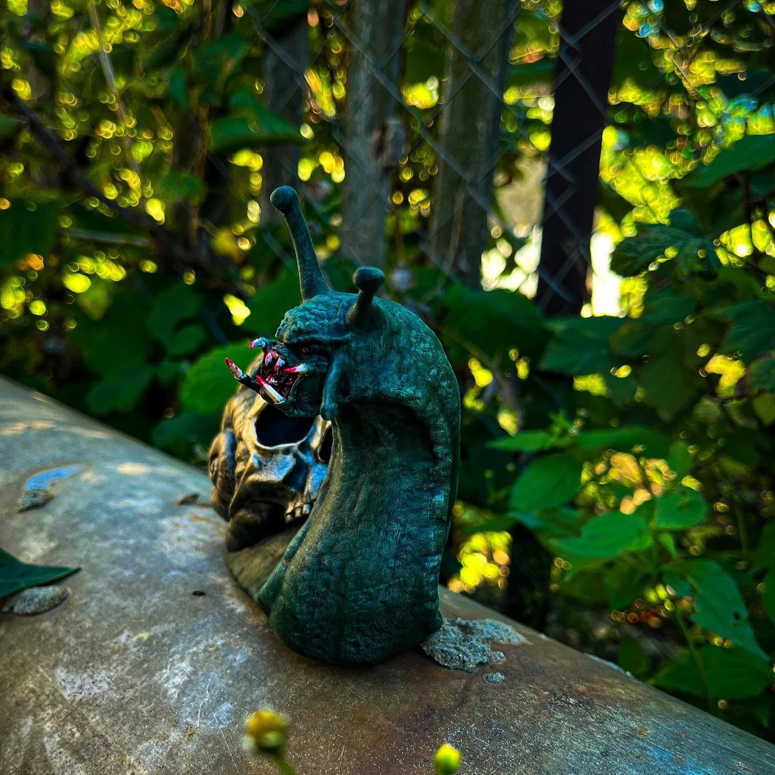 🔥HALLOWEEN PRE SALE💀🐌 BLOODY SNAIL SKULL SCULPTURE