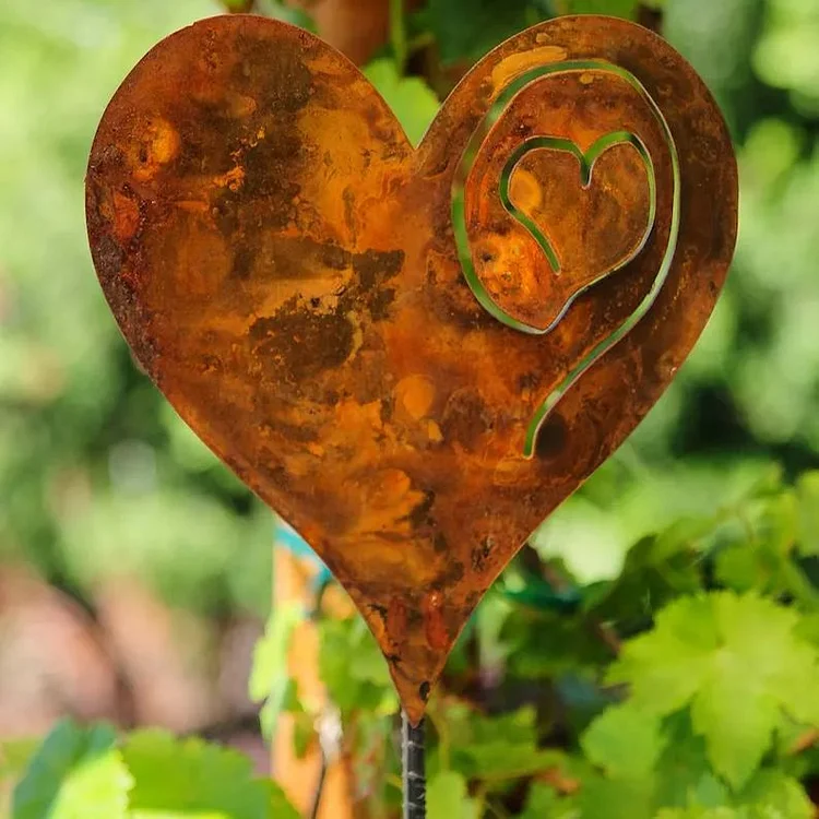 A Rusted Heart in the Garden💖