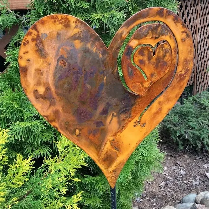 A Rusted Heart in the Garden💖