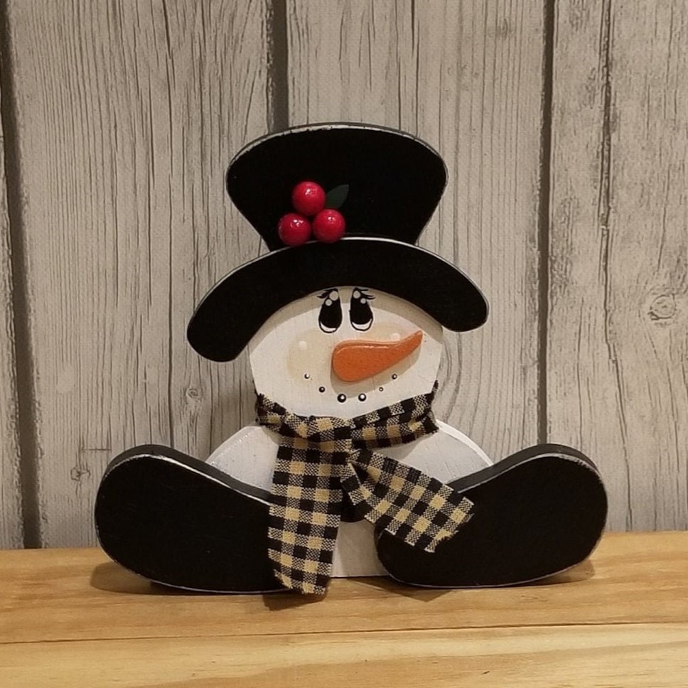 ☃️Winter Wood Sitting Snowman Vertical Pendant
