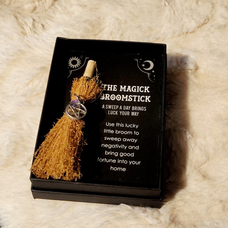 🧹WITCH HAT MINI MAGICK BROOMSTICK🧙‍♀️
