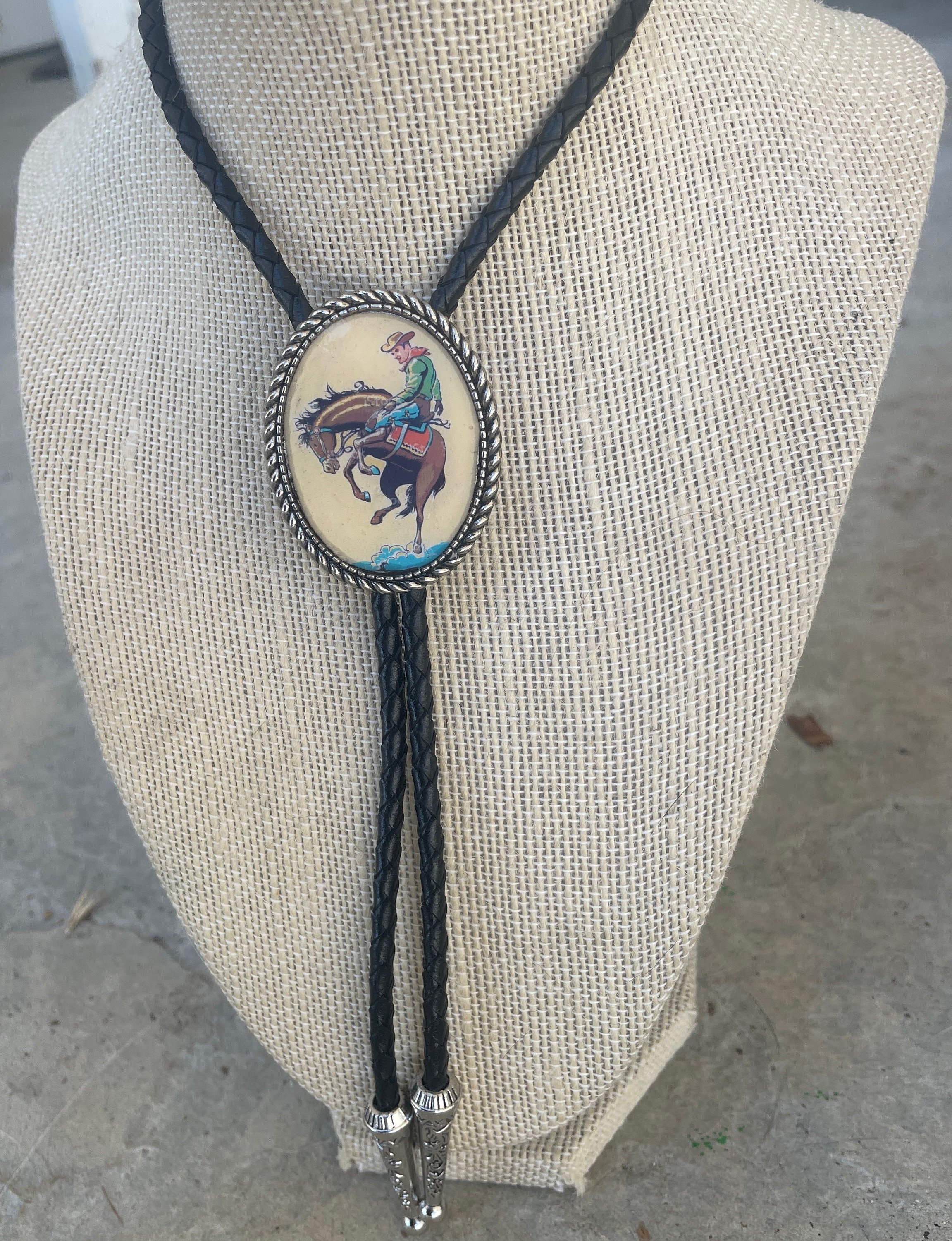 🙌Bronco Rodeo Horse Bolo Tie