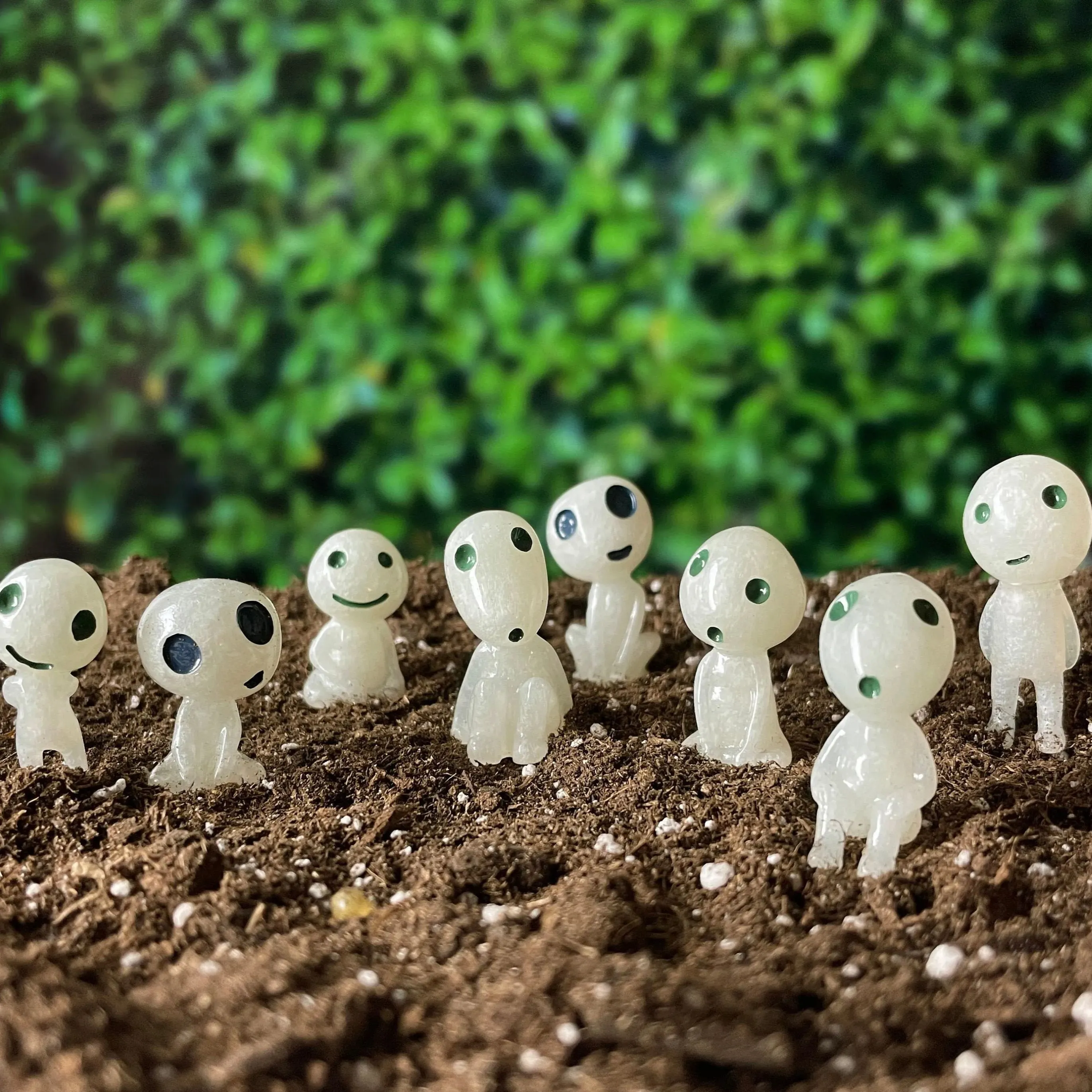 👽SUPER CUTE LUMINOUS TREE ELF