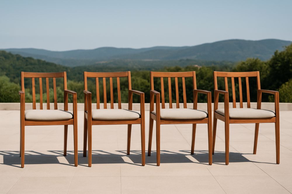 Lot de 4 chaises en bois d'acacia avec coussin polyester beige