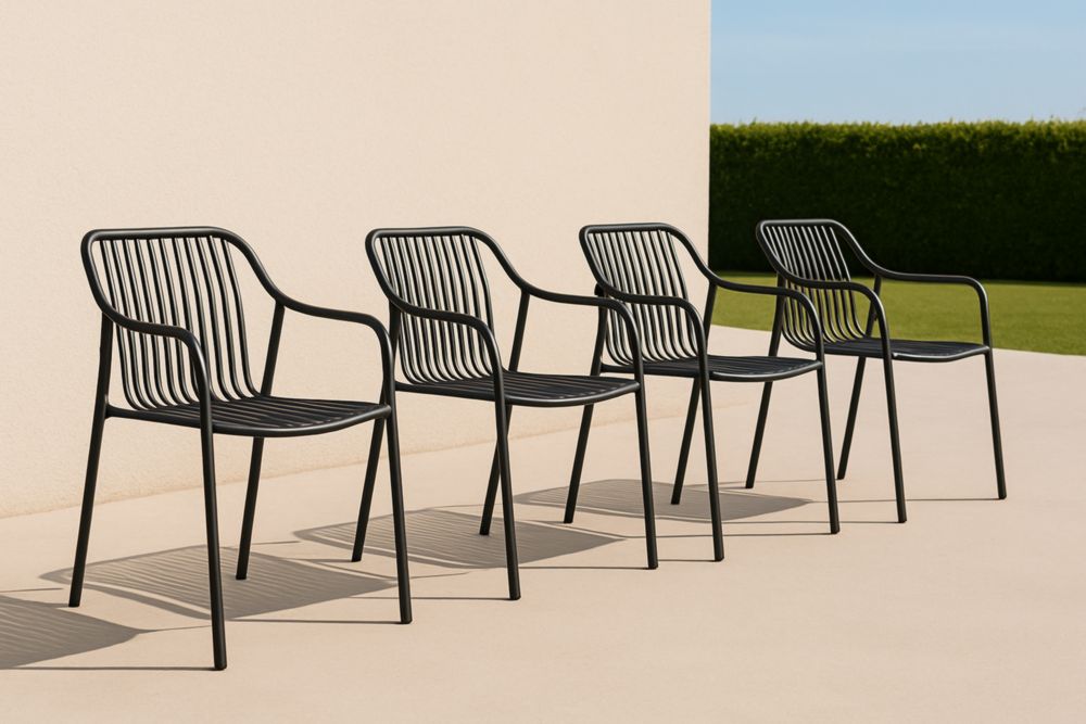 Lot de 4 chaises d'extérieur en métal noir