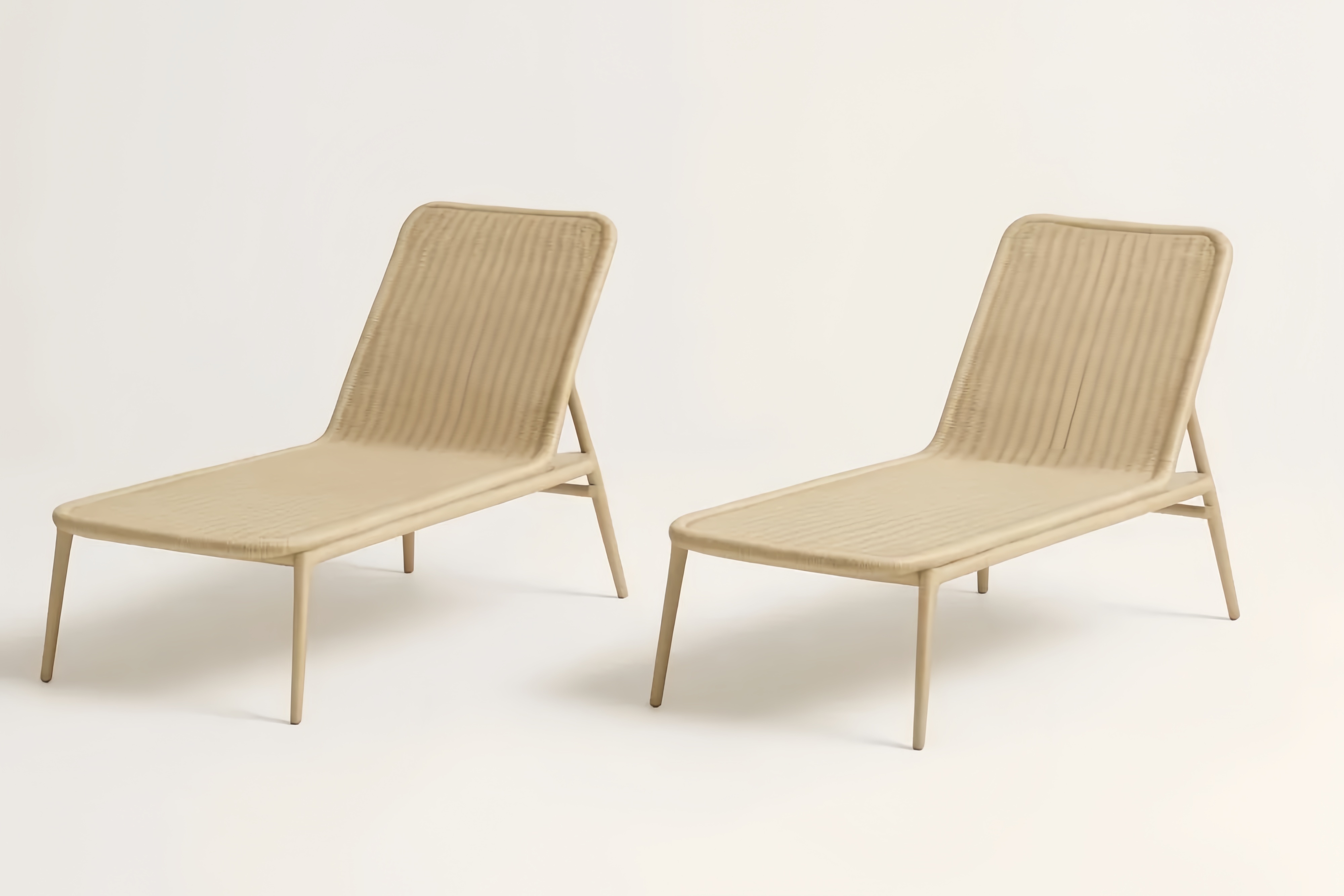 Chaises longues extérieures en aluminium et résine tressée Beige