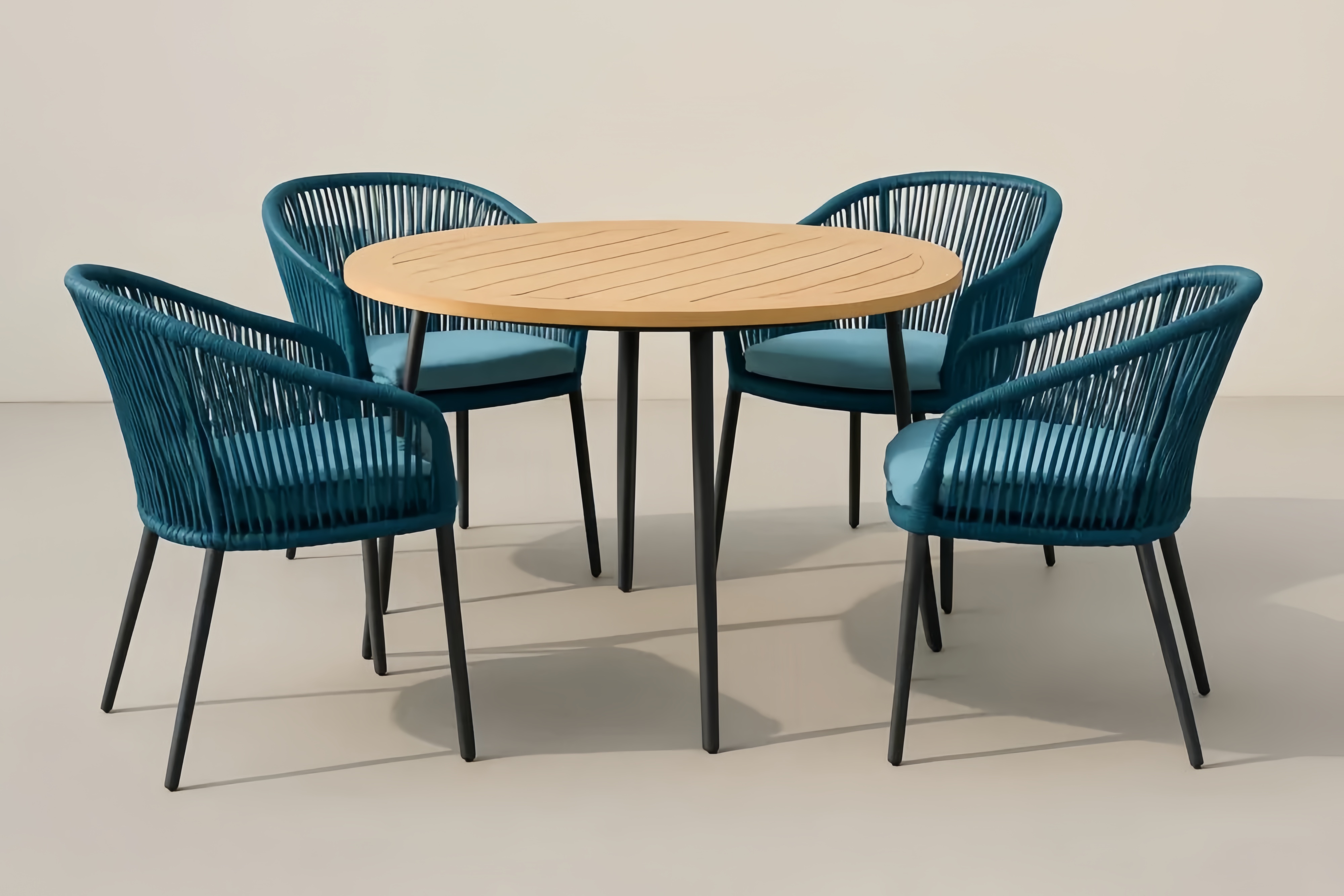 Ensemble de table ronde en teck avec 4 chaises en corde bleue et acier – ensemble de table et chaises de jardin
