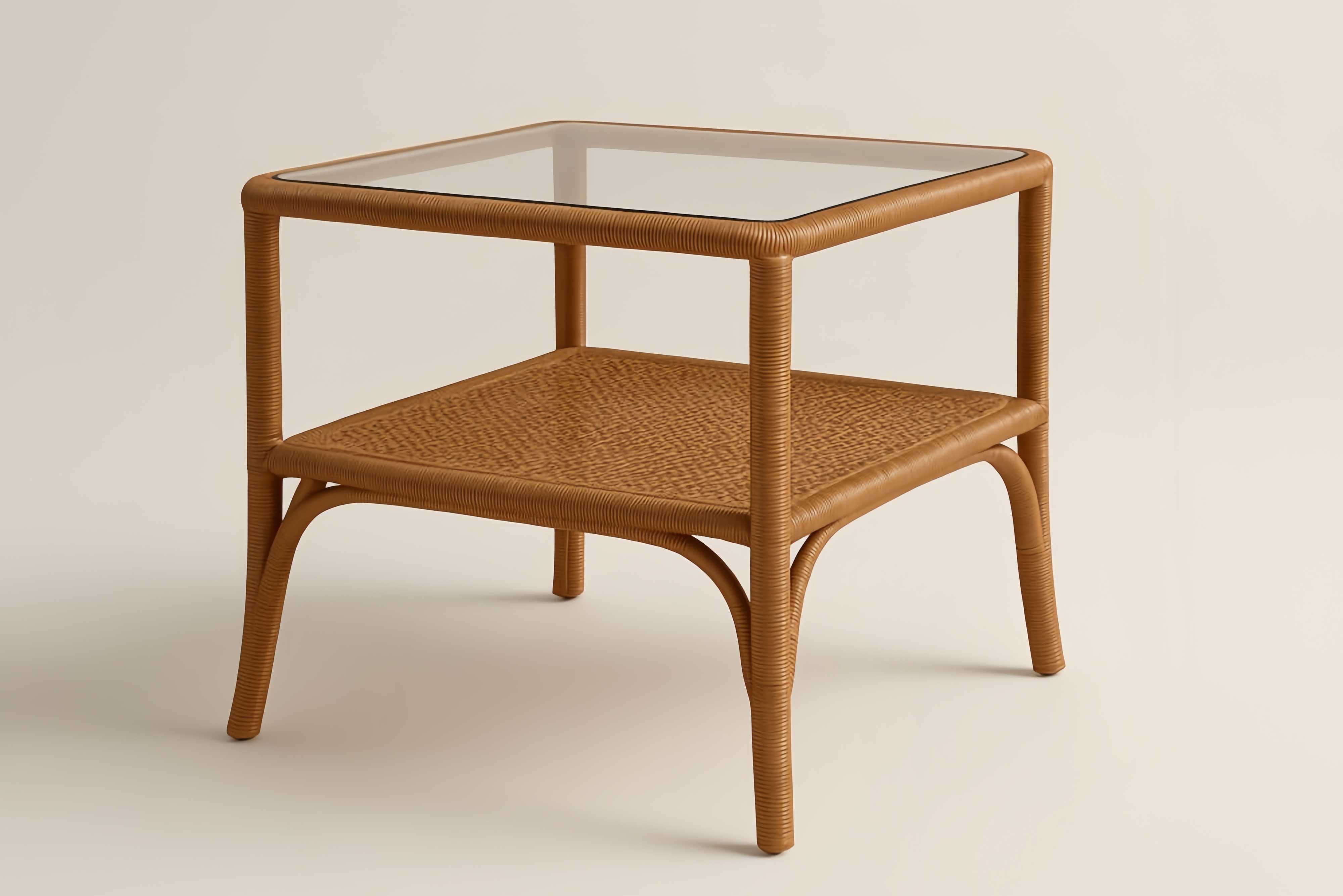 Table basse carrée en rotin et verre