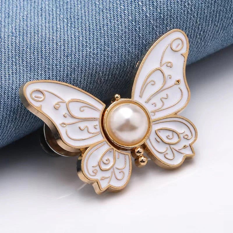🌸🦋 POSLEDNÍ DEN! KUPTE 2, ZÍSKEJTE 2 ZDARMA 🎁💜 Odnímatelná motýlí přezka v pase – bez nářadí, nastavitelná na džíny, sukně a šaty, vytvoří tvar přesýpacích hodin ✨👗💃