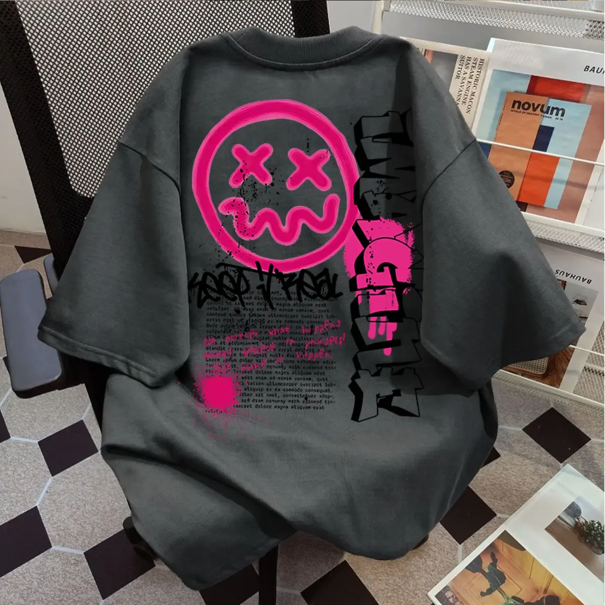 Personalized Graffiti Smiley Face Print Hip-Hop Style  Loose Round Neck Unisex Top