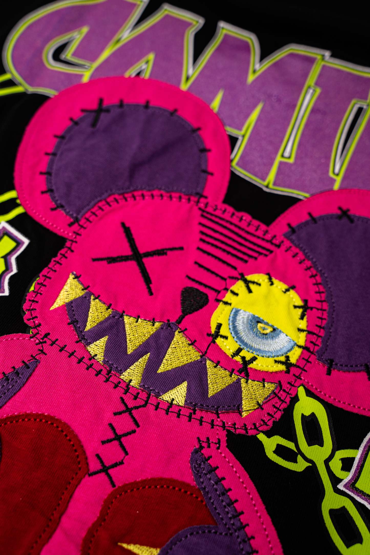 OVERSIZED BLACK CHAIN!