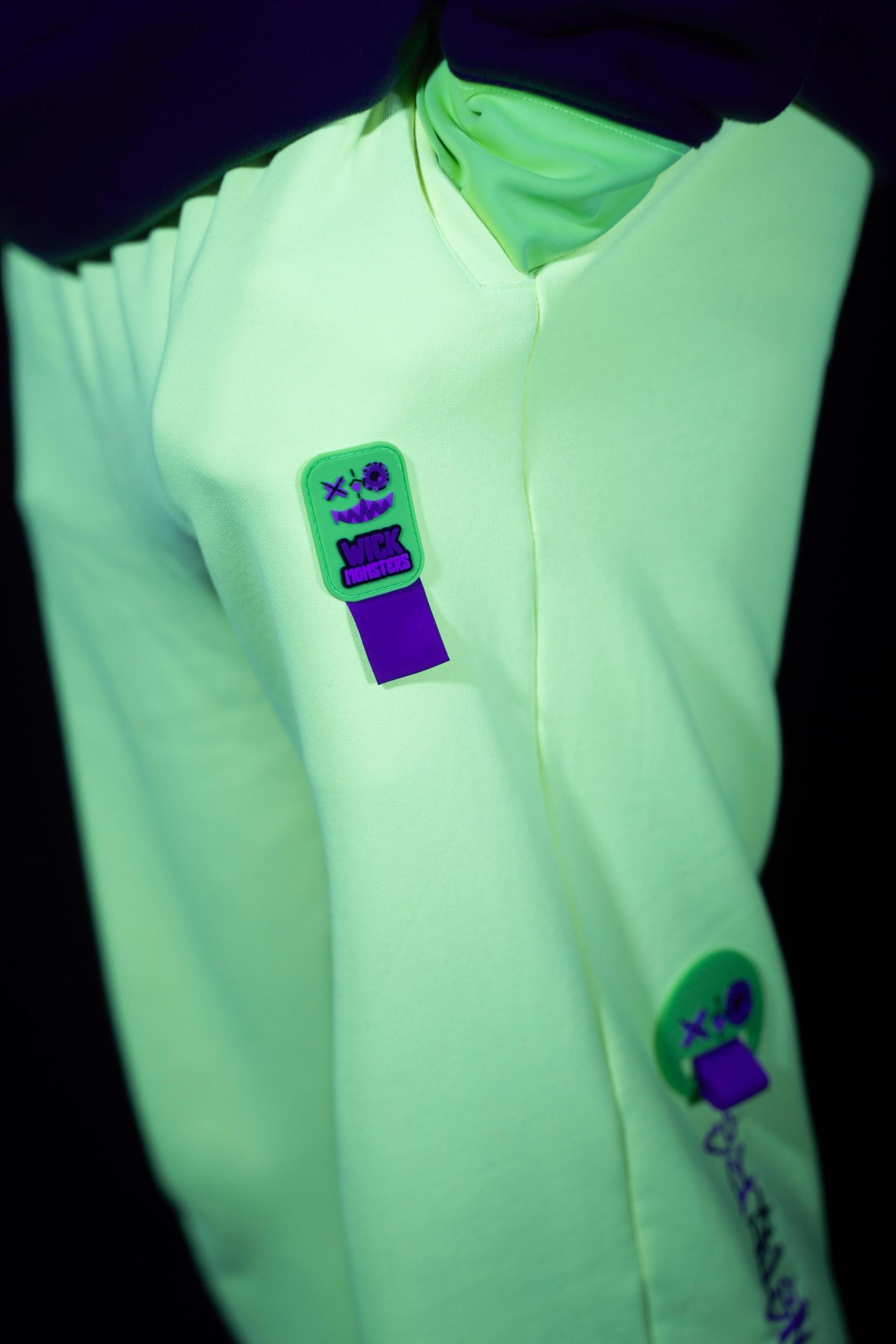 NEON YELLOW SWEATPANTS!