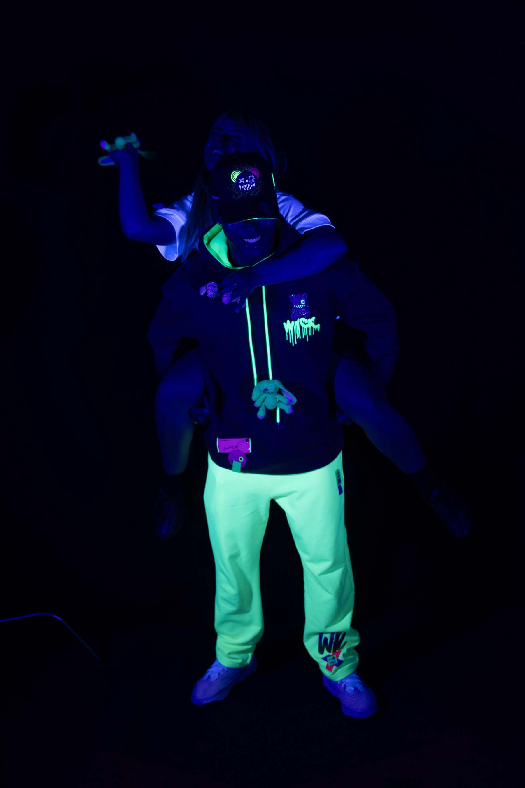 NEON YELLOW SWEATPANTS!