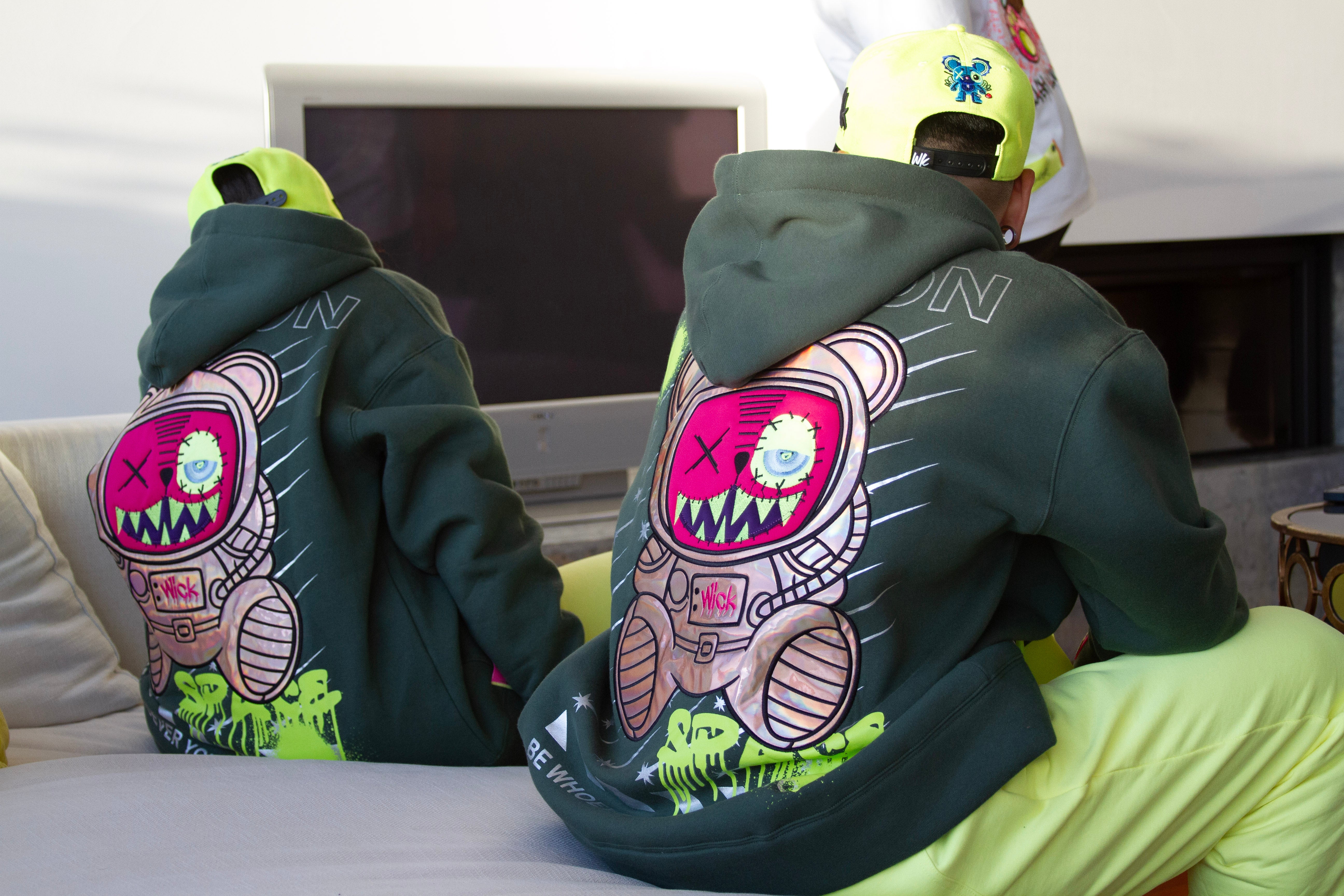 MOSS GREEN SWEATSHIRT GREEN SPACE!