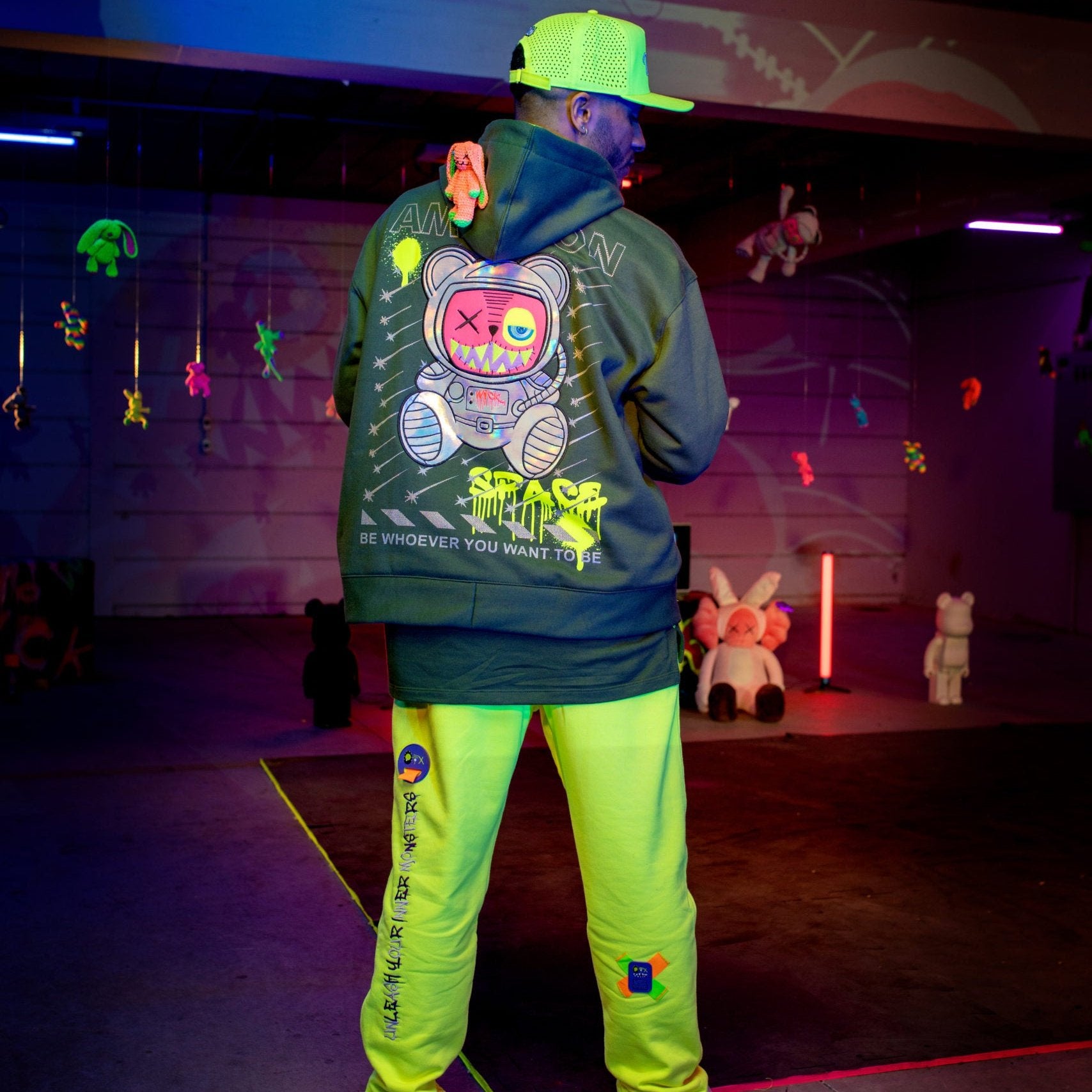 MOSS GREEN SWEATSHIRT GREEN SPACE!