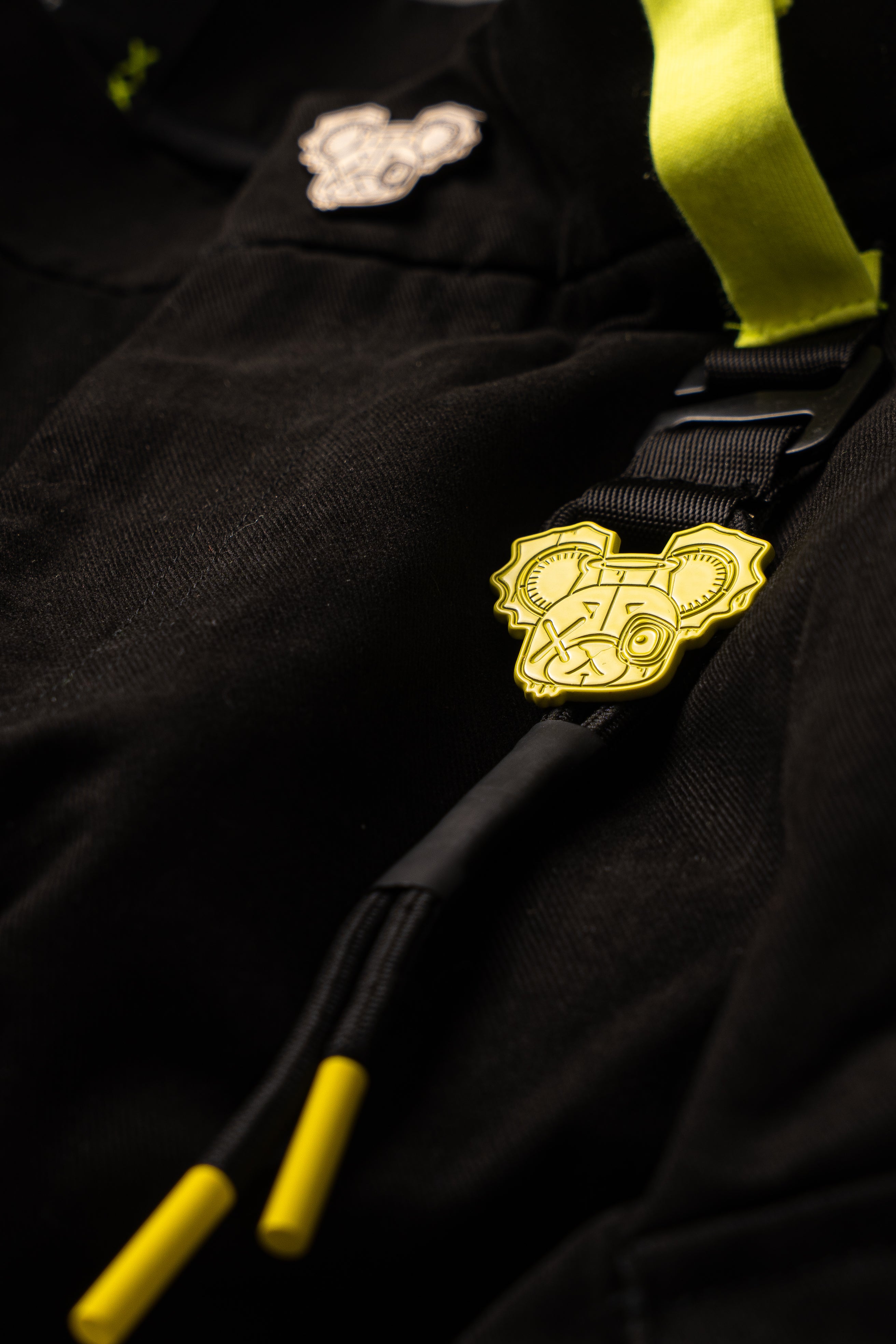 CARGO NR PANTS BLACK & YELLOW