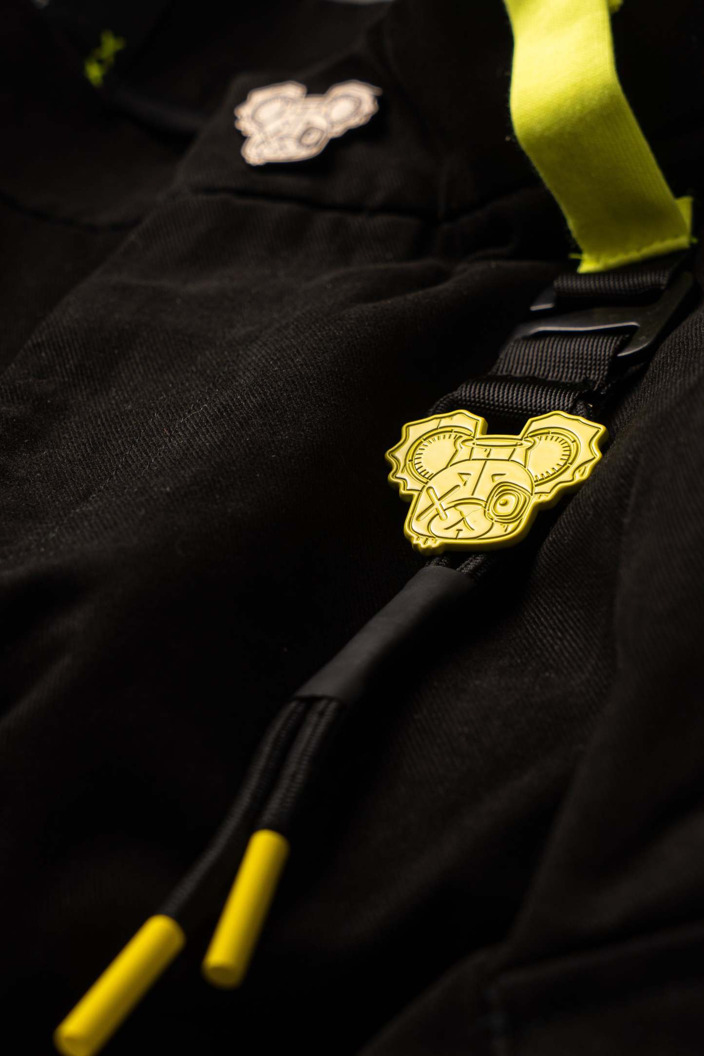 CARGO NR PANTS BLACK & YELLOW