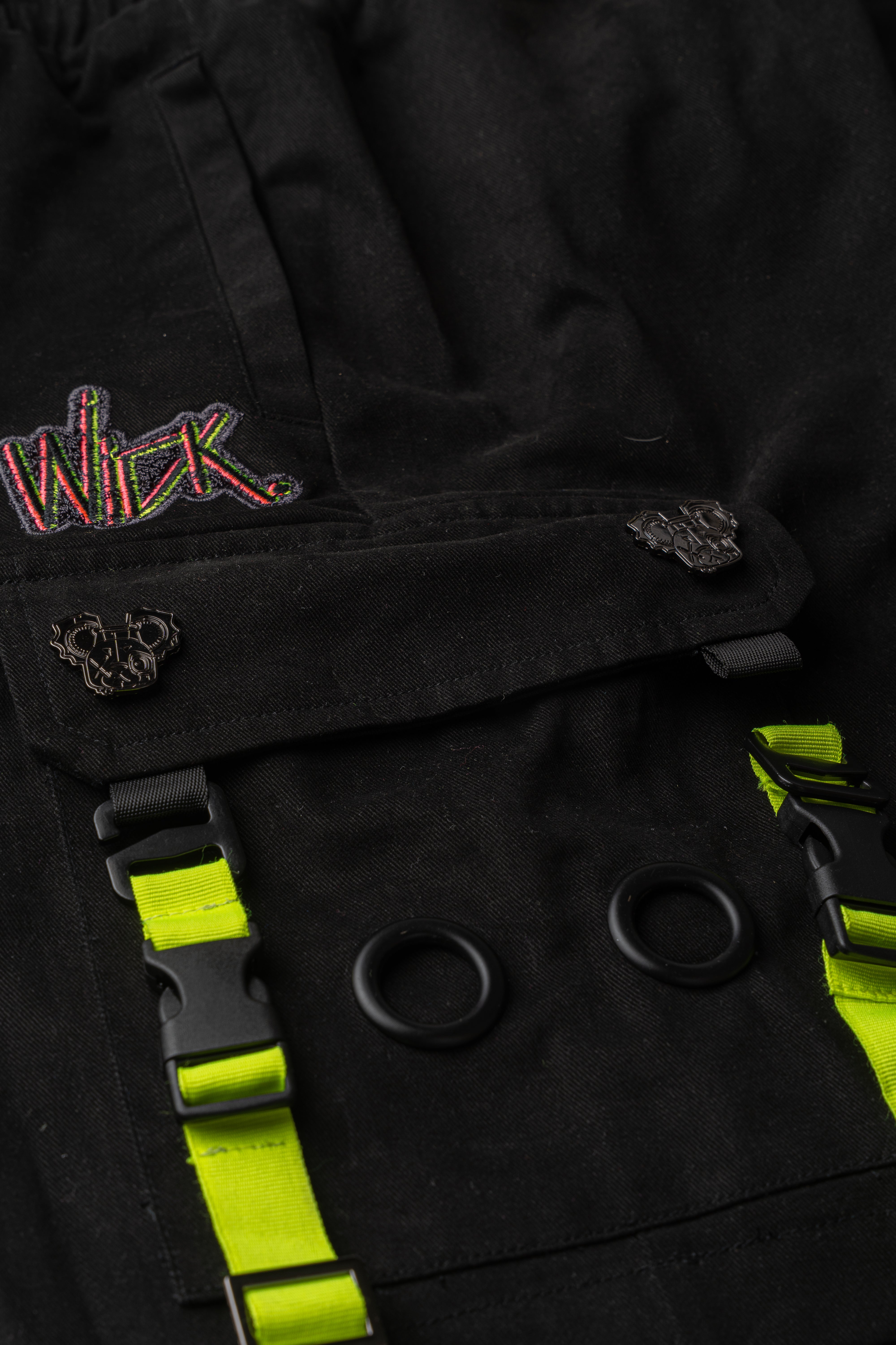 CARGO NR SHORTS BLACK