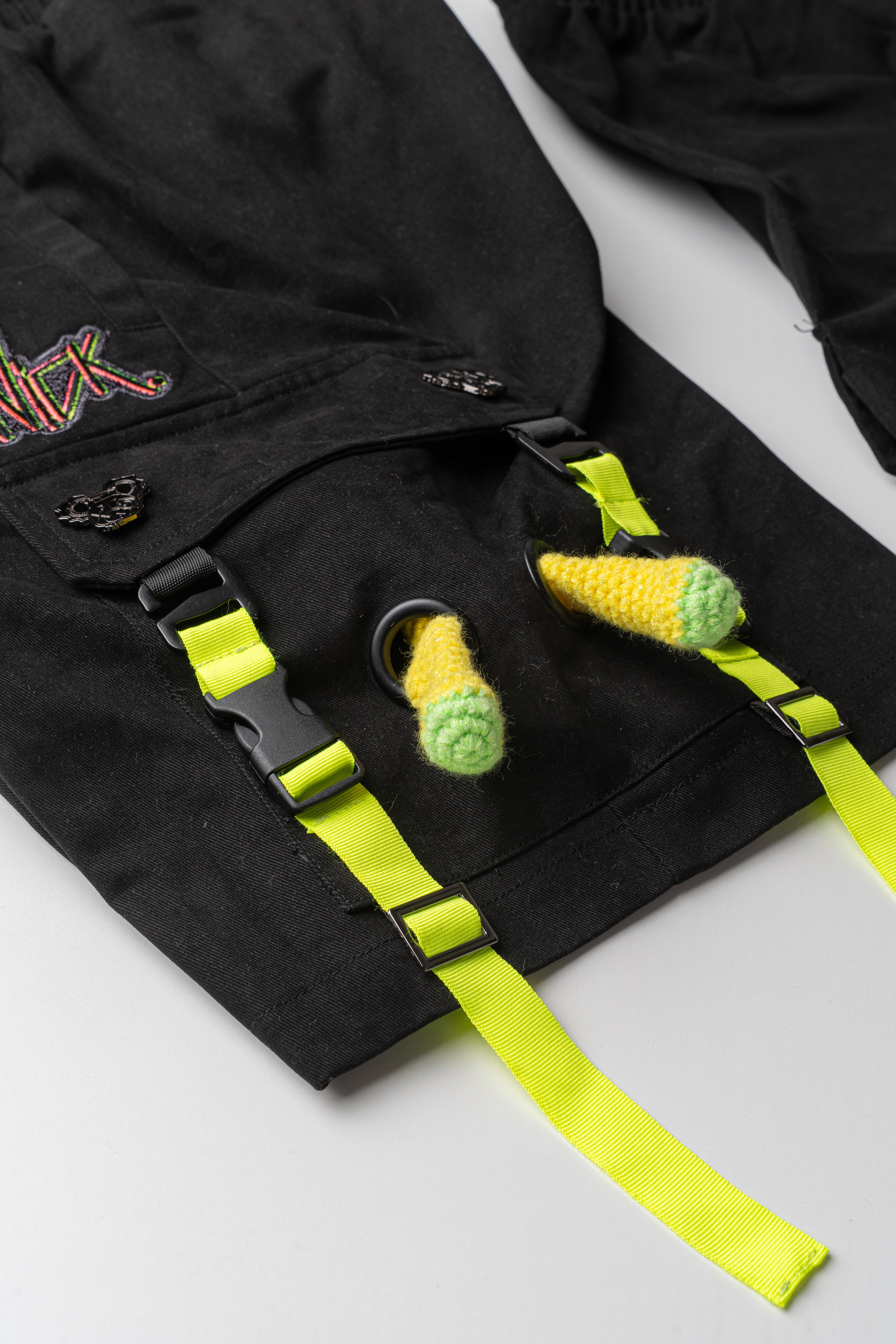 CARGO NR SHORTS BLACK