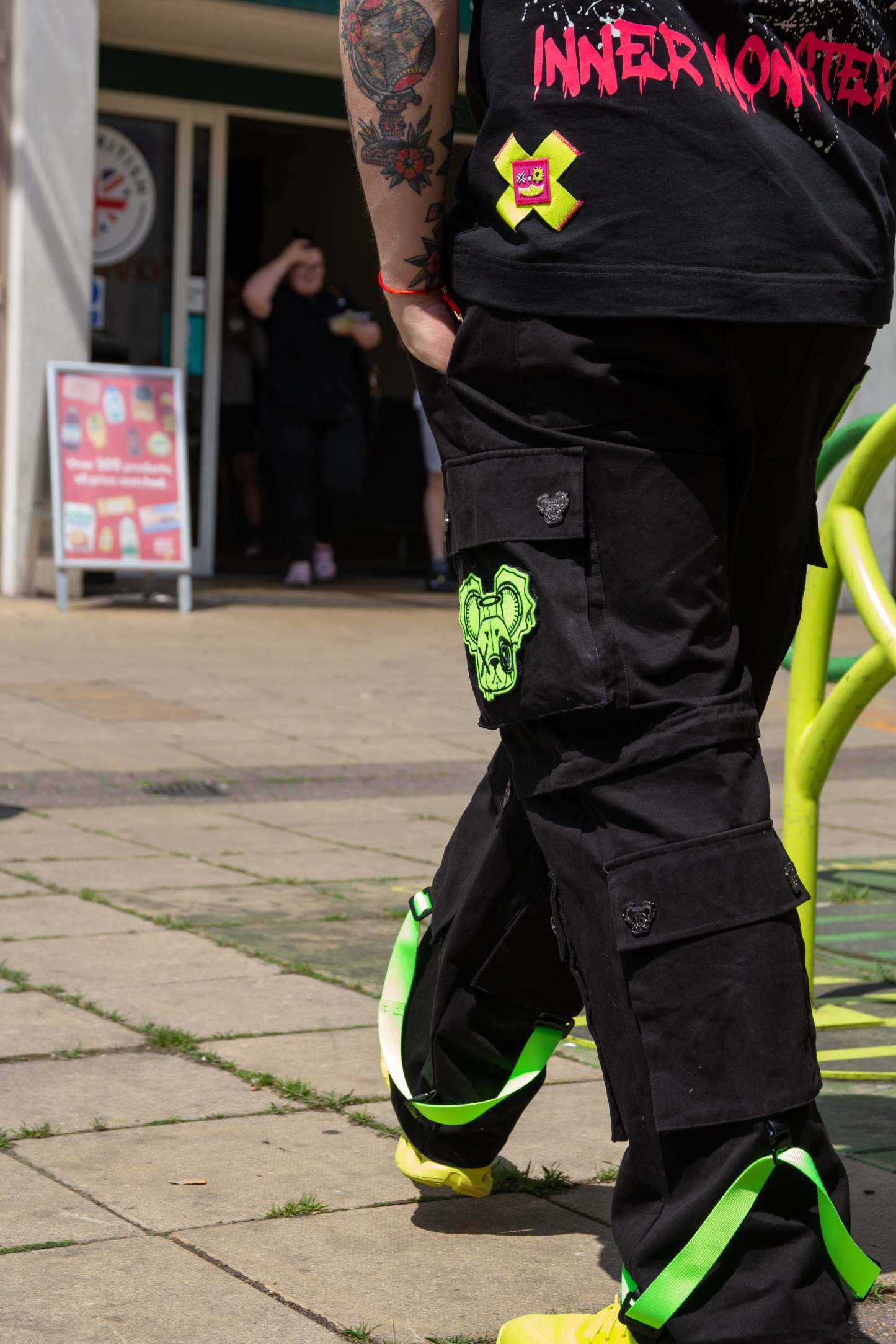 CARGO NR PANTS BLACK & YELLOW