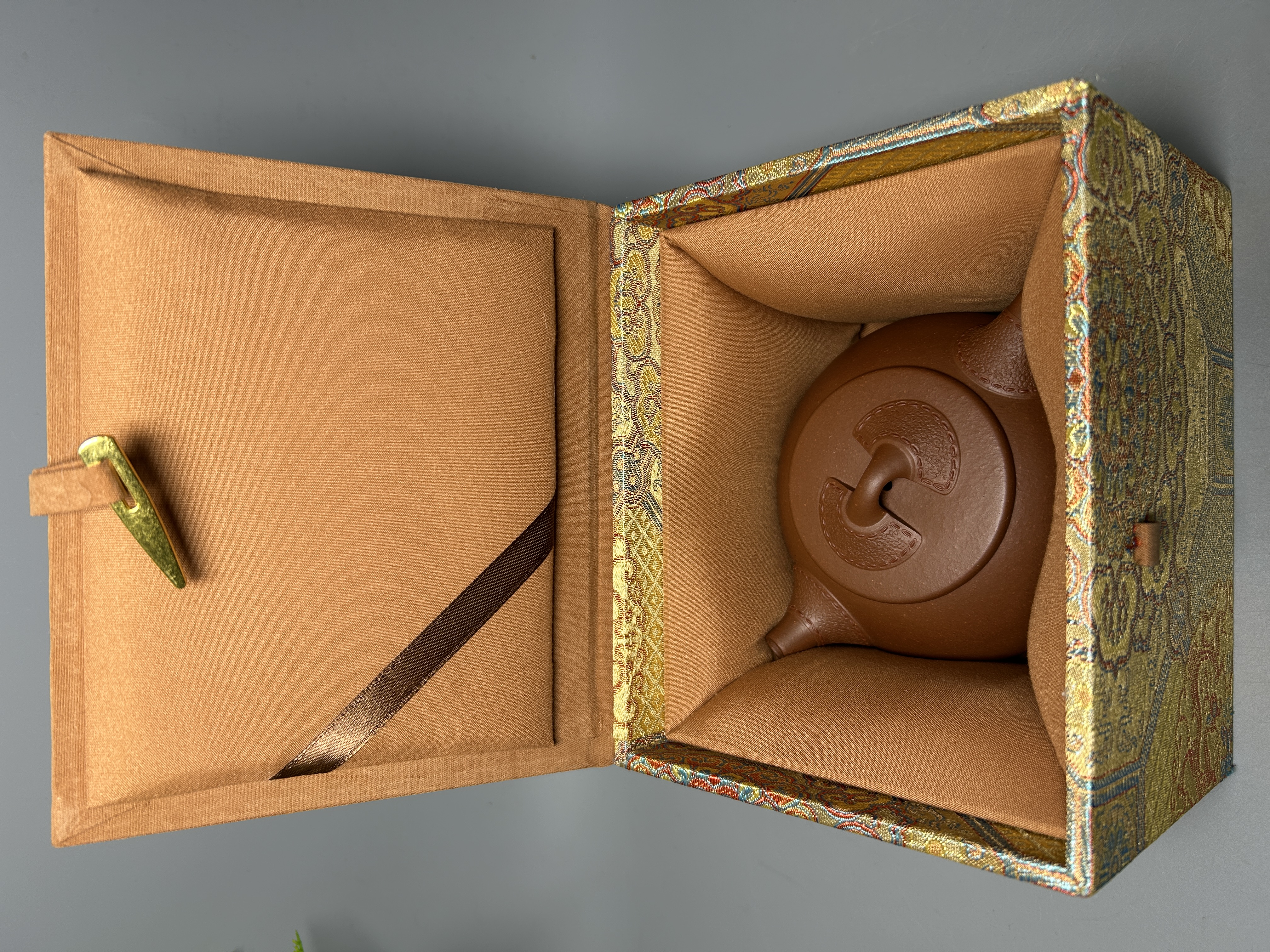 Leather-Textured Shipiao Teapot - 300CC Yixing Purple Clay, Handcrafted Traditional Chinese Kung Fu Tea Pot