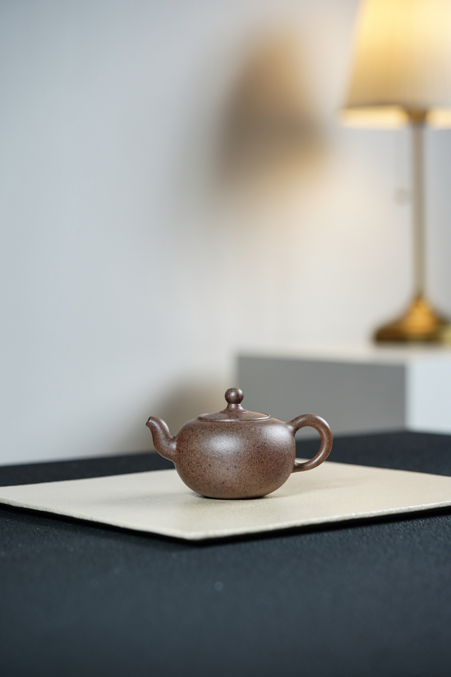 Single Pearl Teapot – Ultra-High Temperature Fired Yixing Zisha Pot (200cc, Raw Purple Clay)
