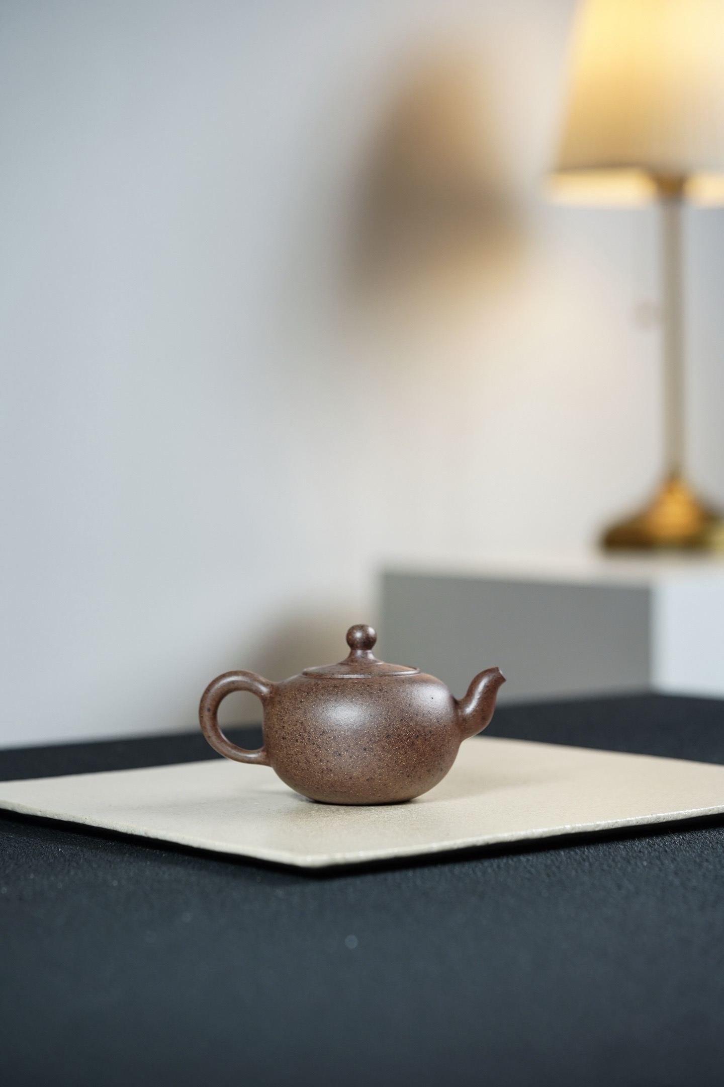 Single Pearl Teapot – Ultra-High Temperature Fired Yixing Zisha Pot (200cc, Raw Purple Clay)