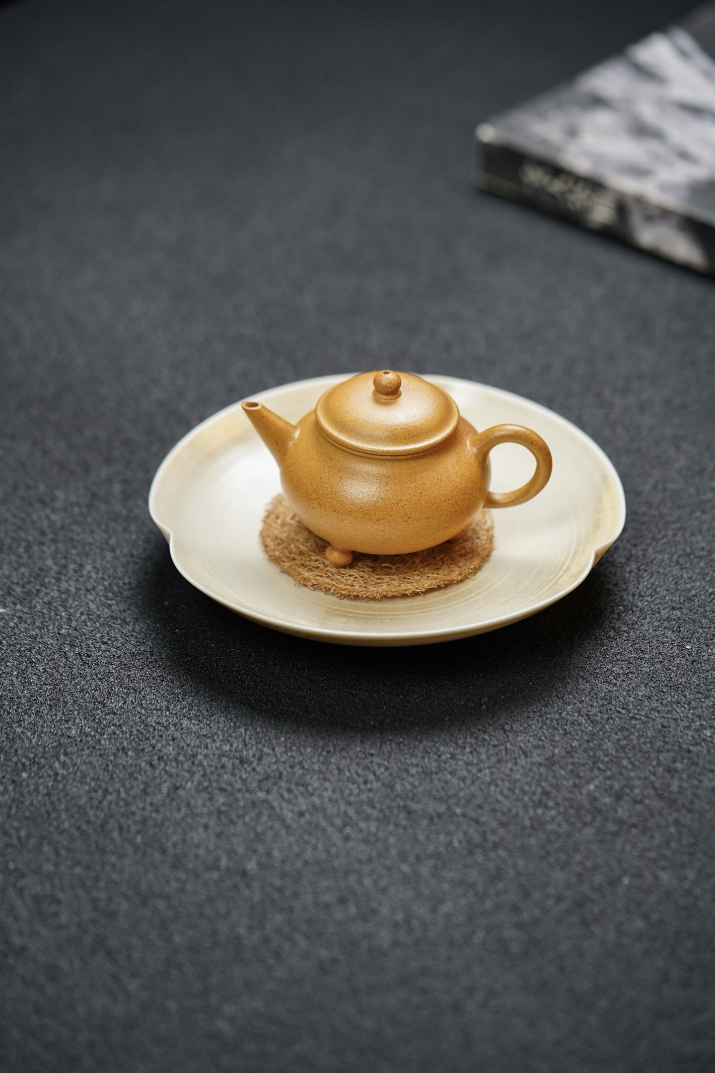 Three-Legged Level Teapot – Heritage-Inspired Collectible (100cc, Premium Golden Duan Clay)