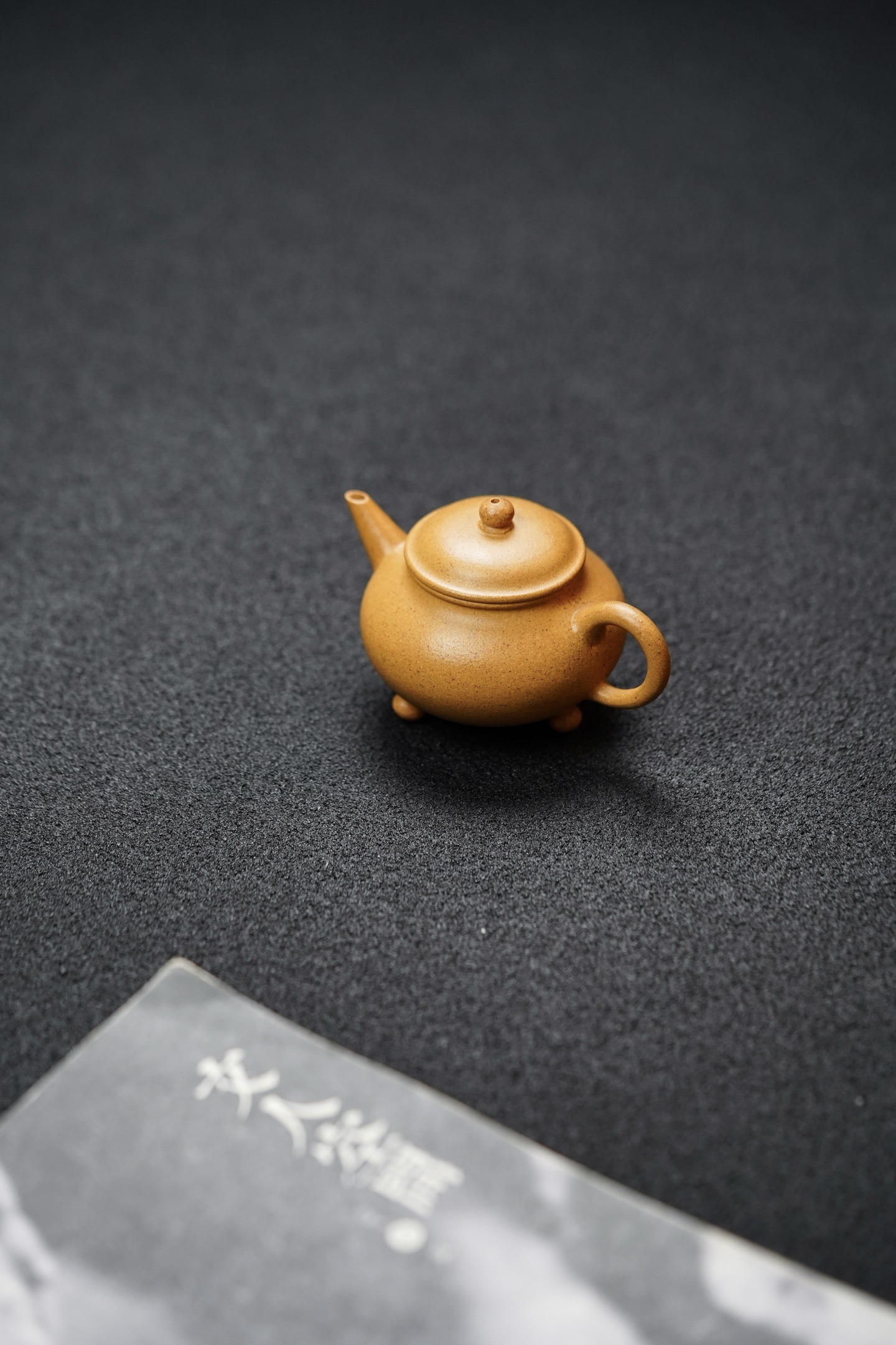 Three-Legged Level Teapot – Heritage-Inspired Collectible (100cc, Premium Golden Duan Clay)