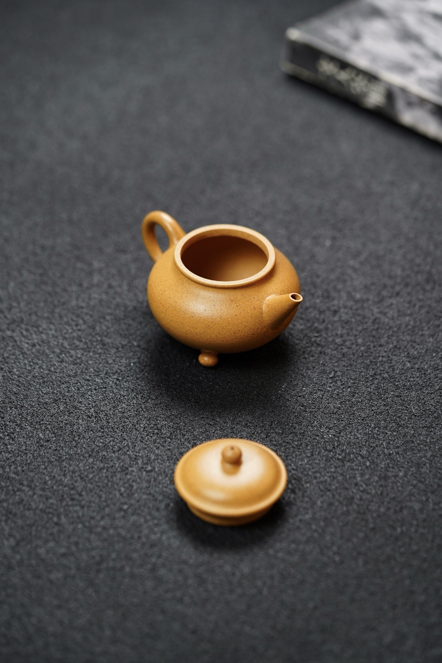 Three-Legged Level Teapot – Heritage-Inspired Collectible (100cc, Premium Golden Duan Clay)