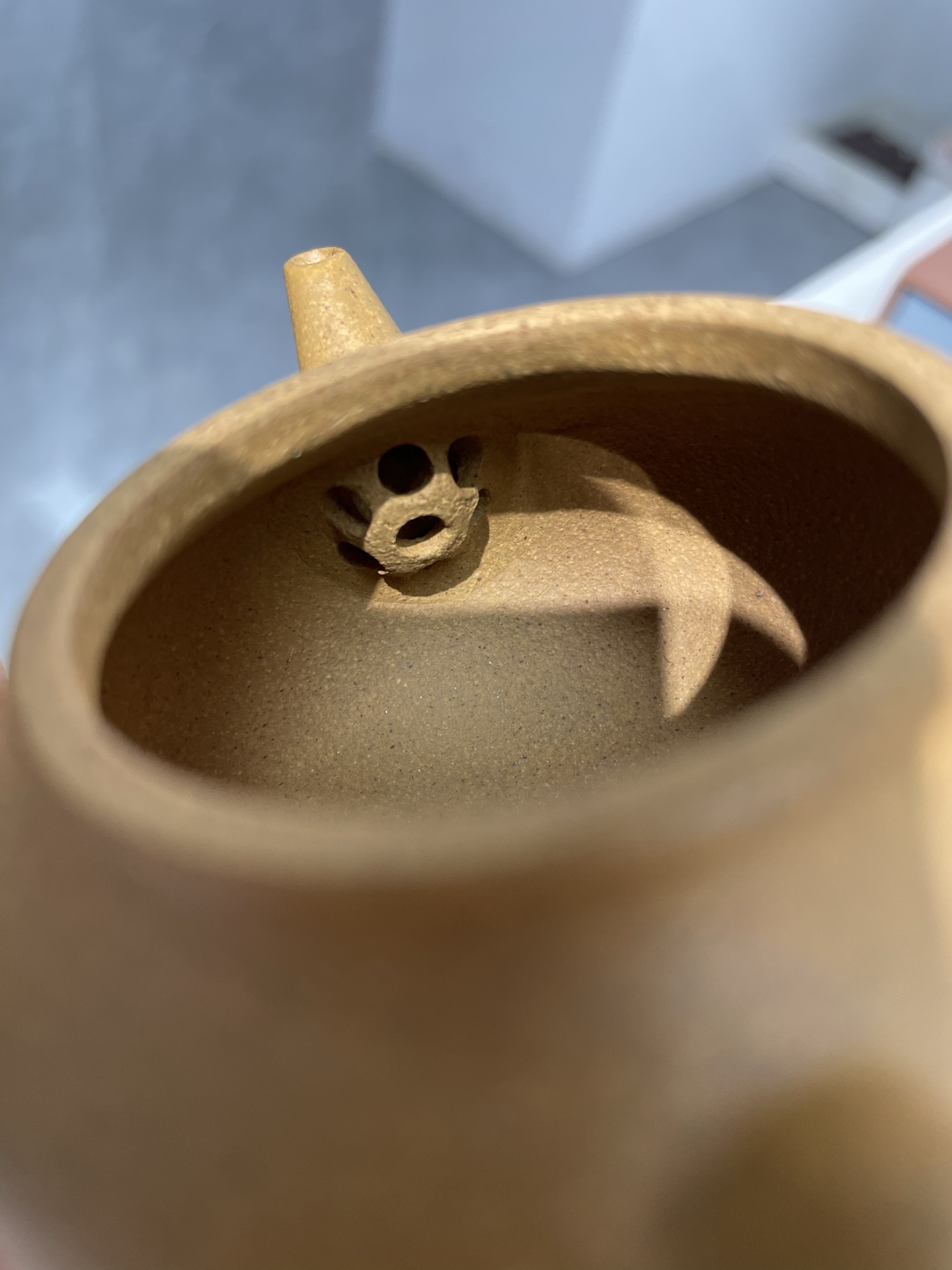 Three-Legged Level Teapot – Heritage-Inspired Collectible (100cc, Premium Golden Duan Clay)