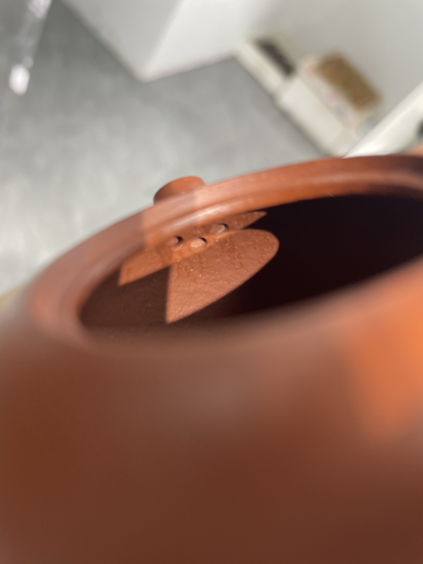 Xishi Teapot in Dahongpao Clay – Smooth & Unadorned Design