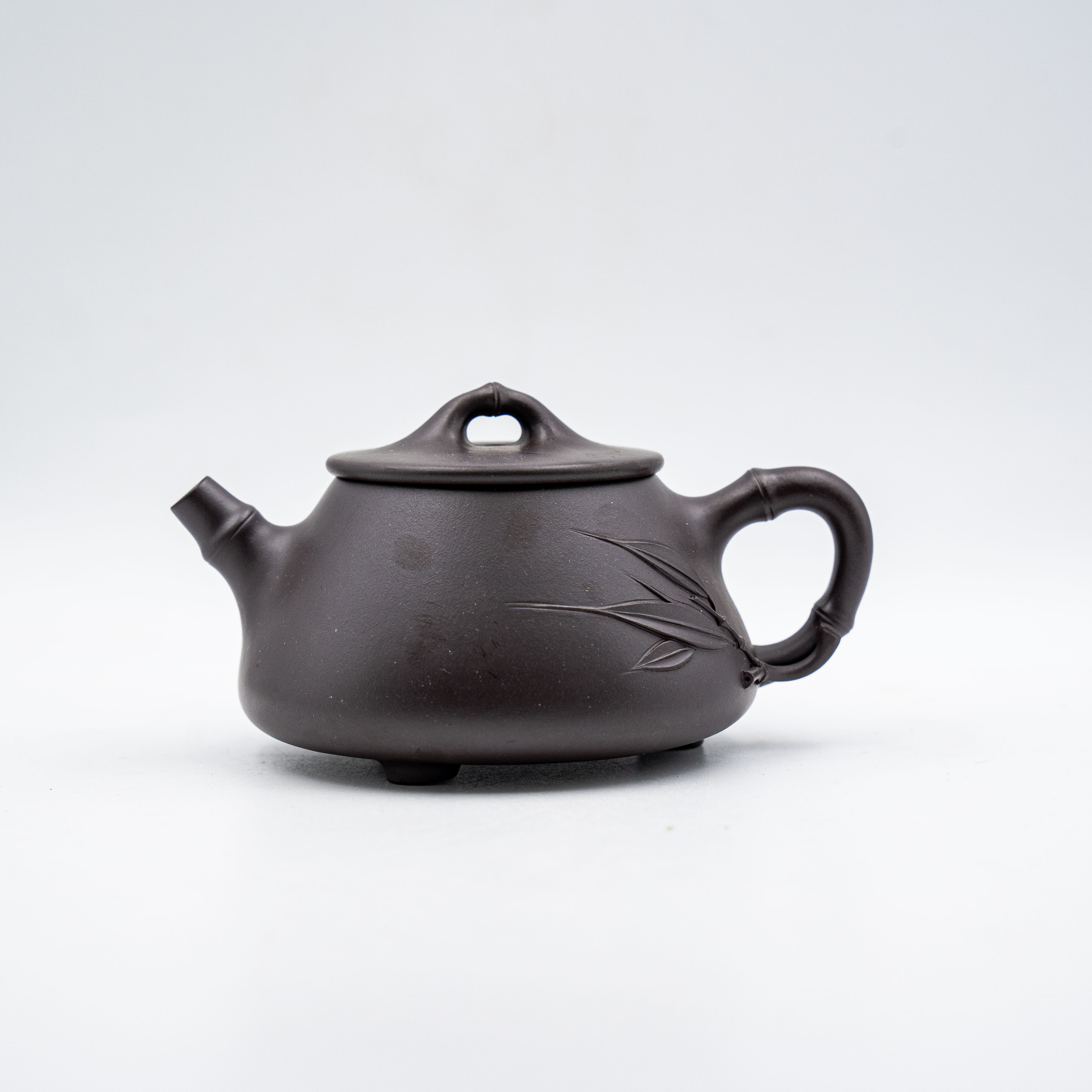 Handcrafted Yixing Zisha Jingzhou Shipiao Teapot, Bamboo Motif Carving