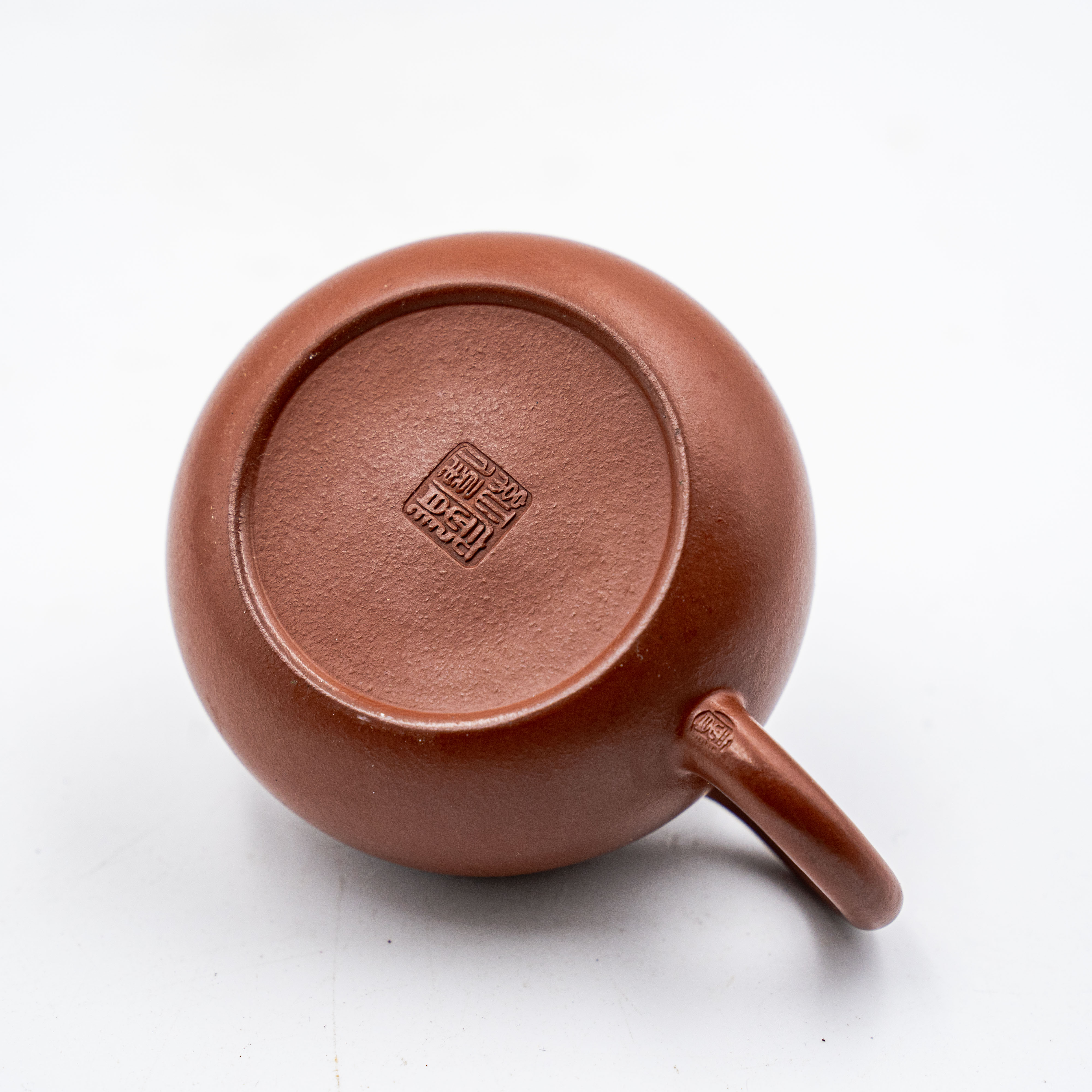 Xishi Teapot in Dahongpao Clay – Smooth & Unadorned Design