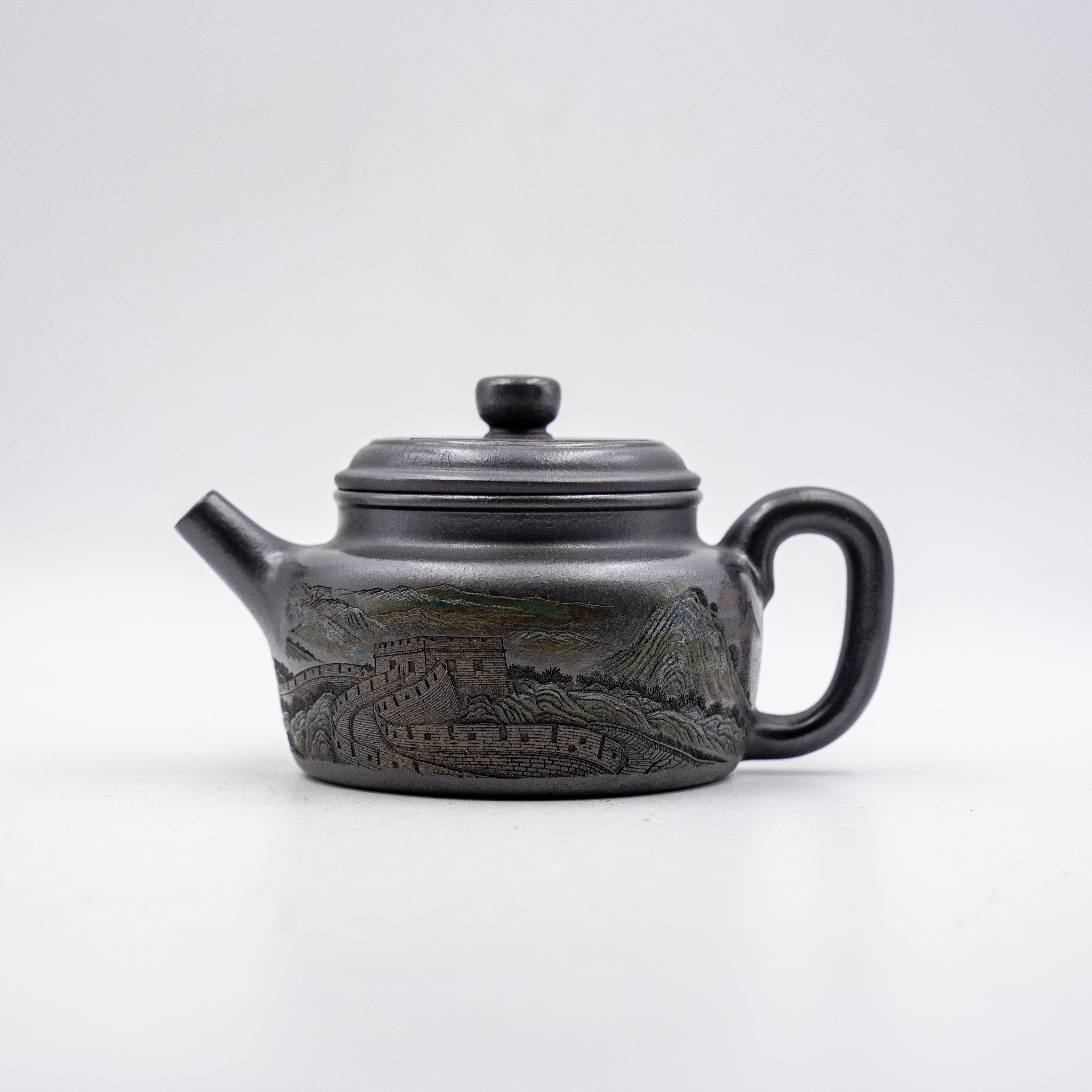 Handcrafted Yixing Zisha Clay Shihuang Teapot with Mud-Painted Great Wall Design