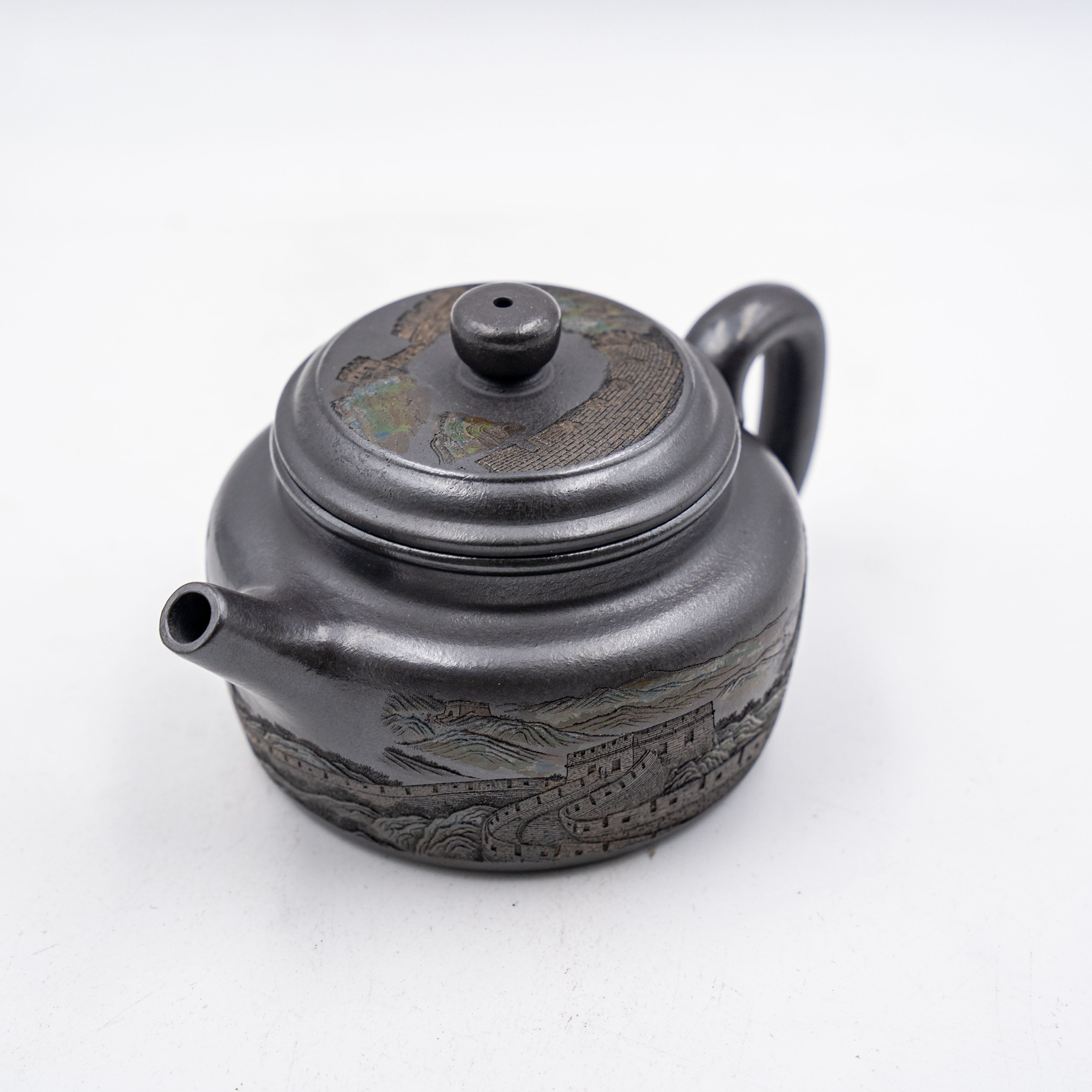 Handcrafted Yixing Zisha Clay Shihuang Teapot with Mud-Painted Great Wall Design