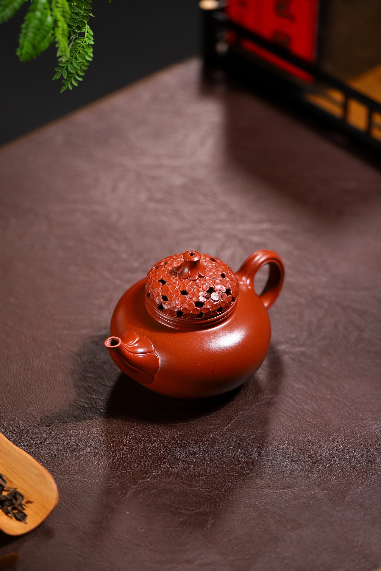 Prosperous Blooms Teapot - 320CC Huanglongshan Hongpilong Clay, Yixing Floral Art Tea Pot
