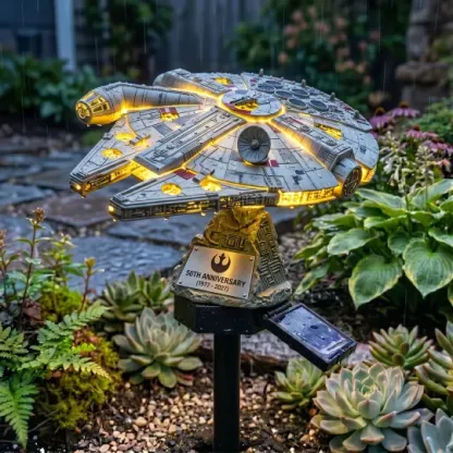 🚀 Every Star Trek Fan Needs This Enterprise Garden Light!