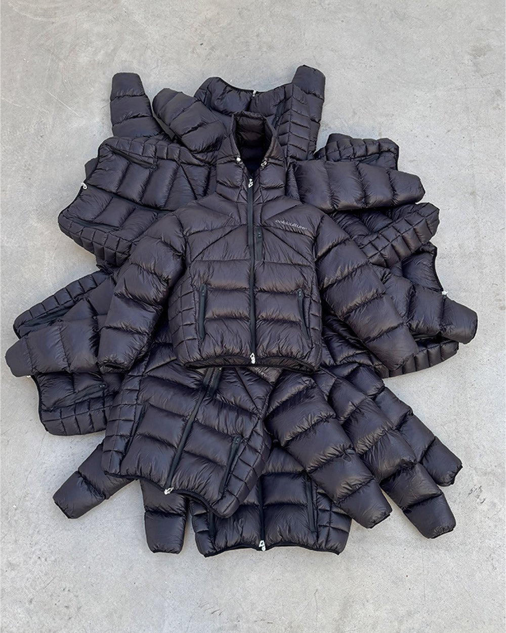 CLOUD ARMOR PUFFER BLACK
