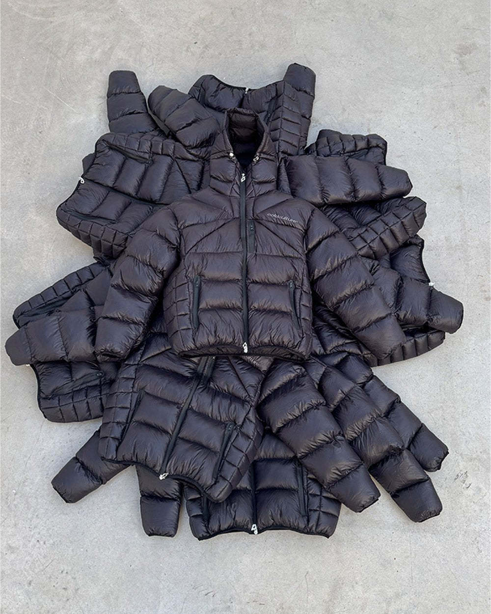 CLOUD ARMOR PUFFER BLACK