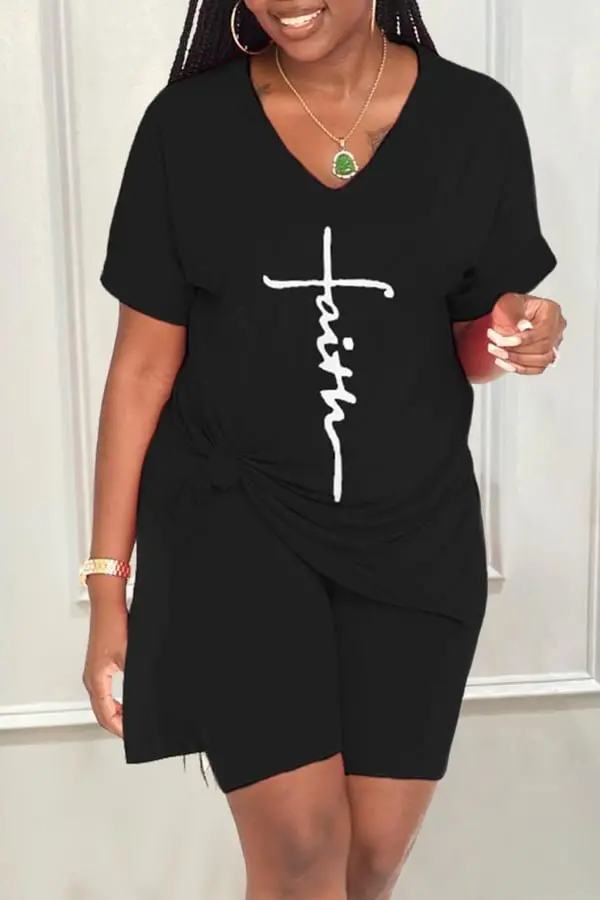 🔥【30%OFF】【Top + pantaloni】Set tricou și pantaloni scurți cu decolteu ascuțit și imprimeu cu litere