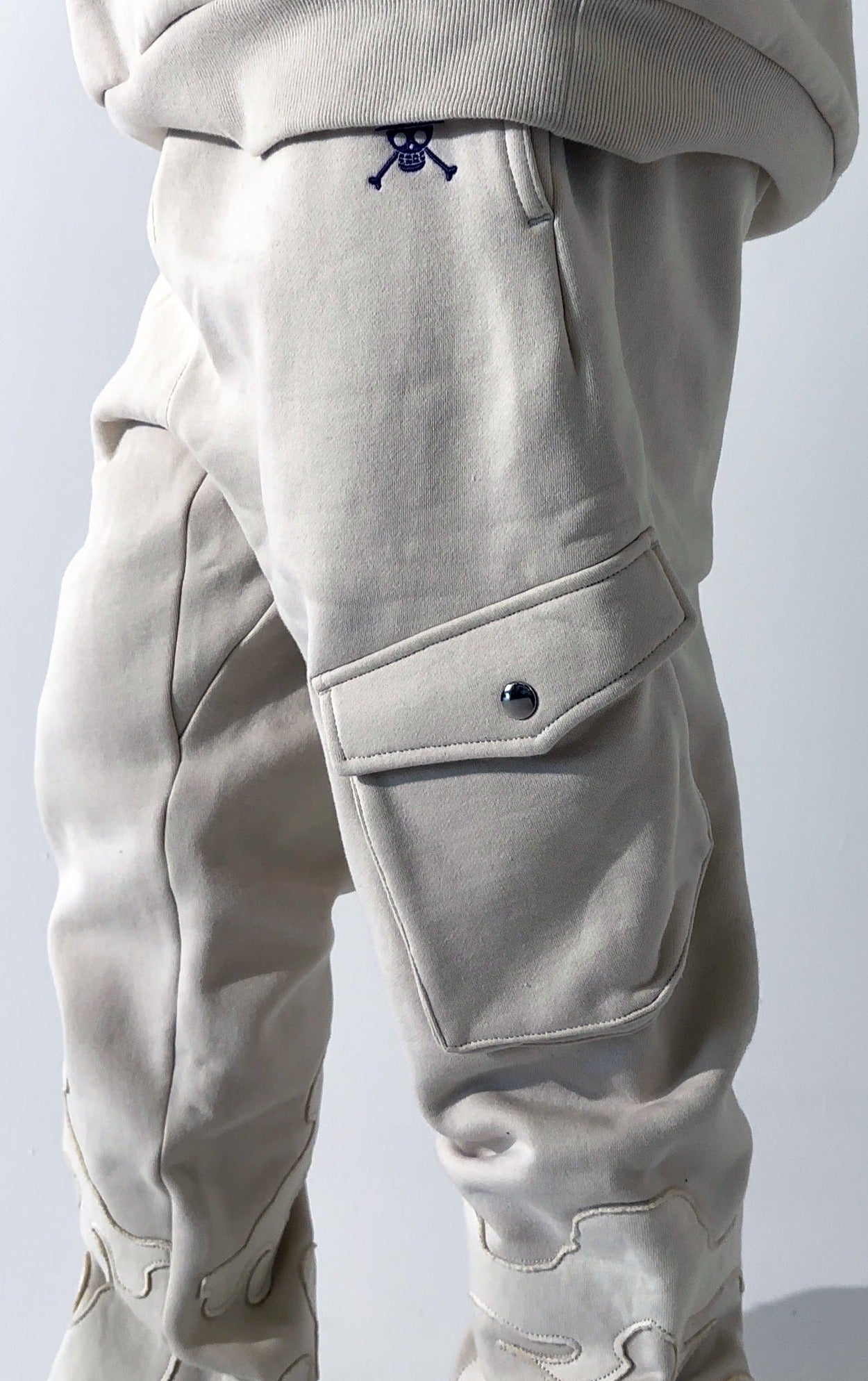 Gear 5 Off-White Sweats-Coordom