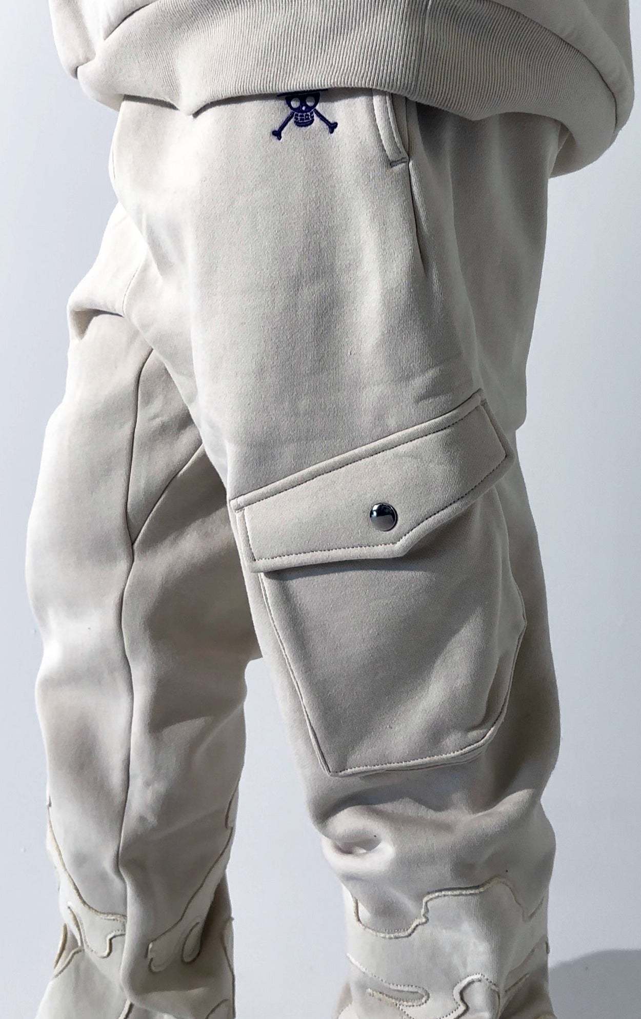 Gear 5 Off-White Sweats-Coordom