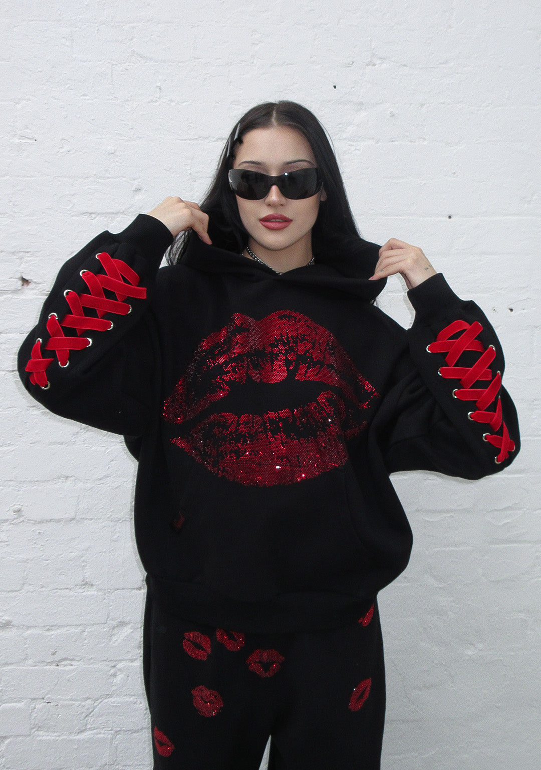 TEASE RHINESTONE KISS PULLOVER HOODIE BLACK-Coordom