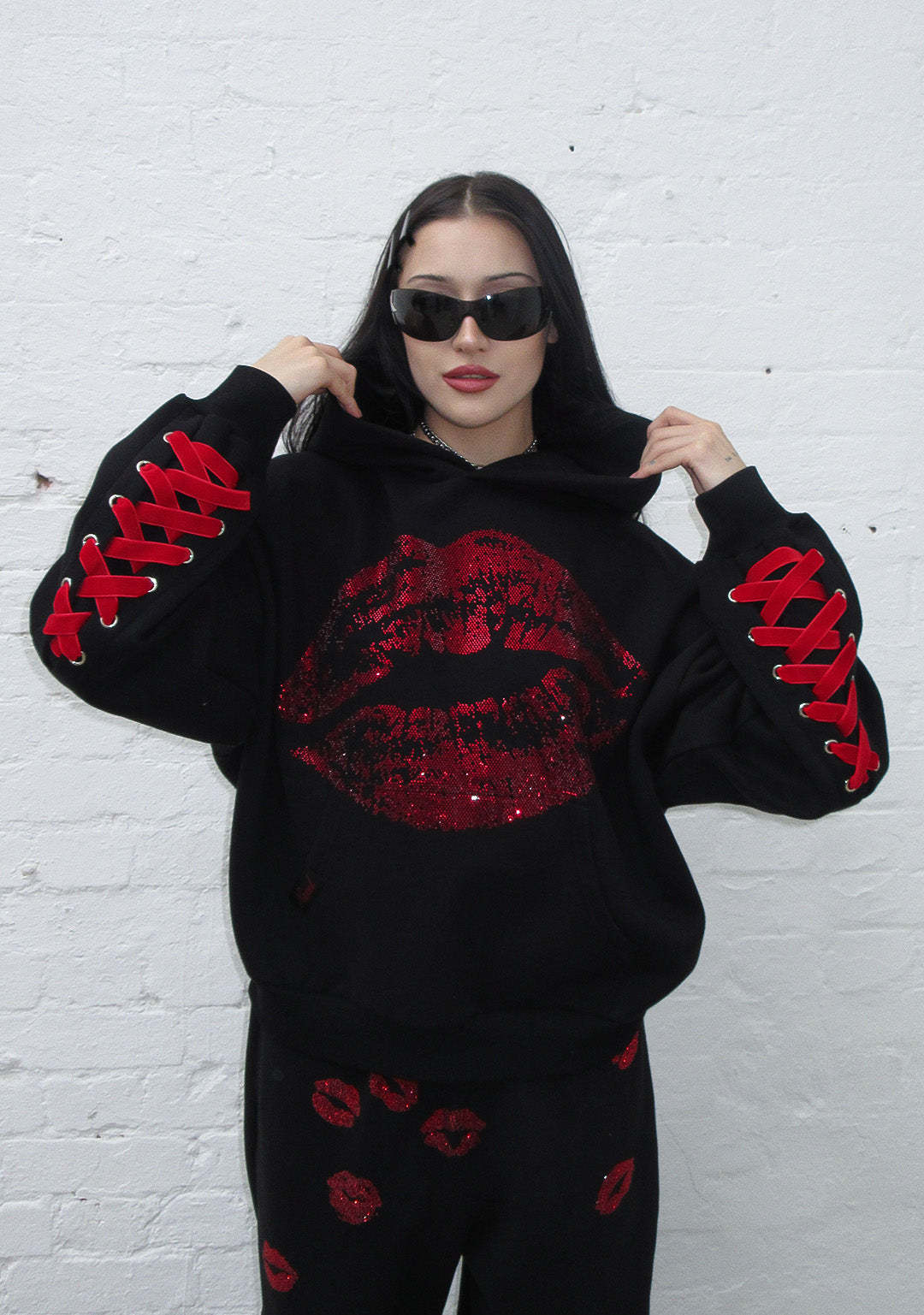 TEASE RHINESTONE KISS PULLOVER HOODIE BLACK-Coordom