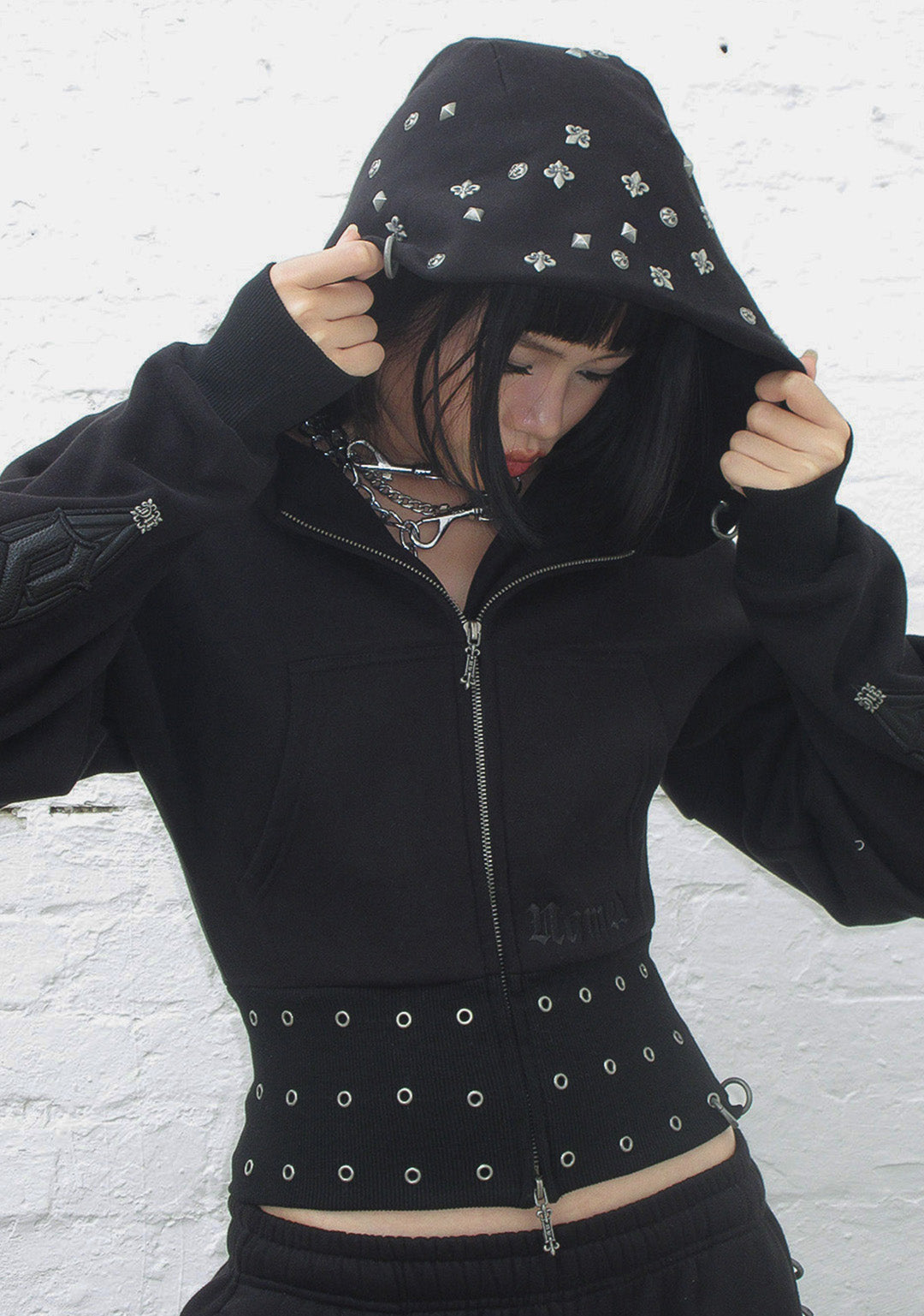 MIDNIGHT STUDDED FITTED WAIST ZIP CROP HOODIE BLACK-Coordom
