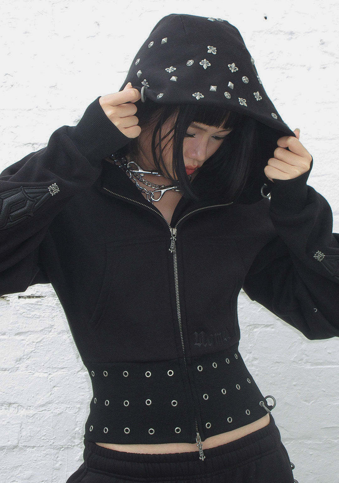 MIDNIGHT STUDDED FITTED WAIST ZIP CROP HOODIE BLACK-Coordom