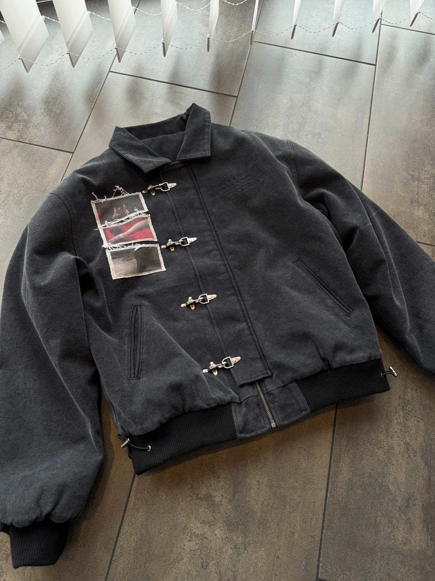  ITACHI BOMBER-Coordom